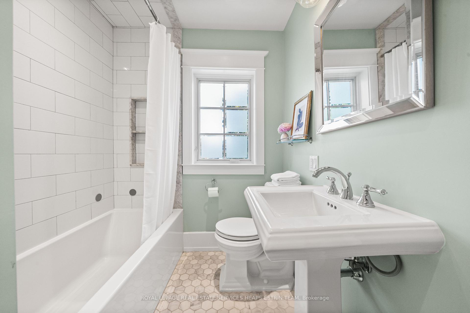Photo 22 of 256 Rumsey Road, Toronto, Leaside — HOMEH