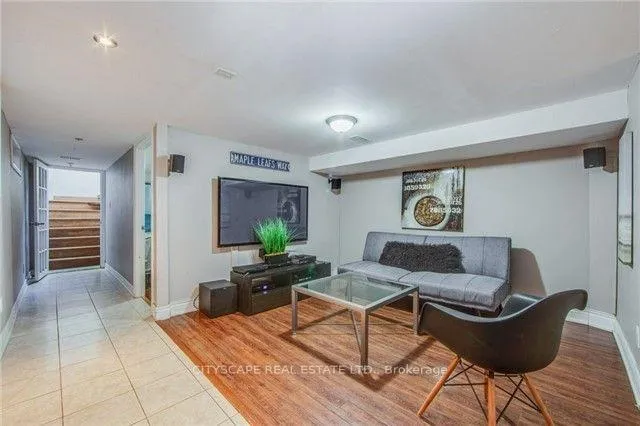 Photo 16 of 174 Coxwell Avenue, Toronto, Greenwood-Coxwell — HOMEH