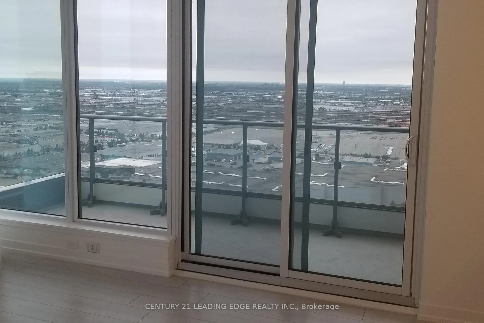 Photo 19 of Unit 4102, 950 Portage Parkway, Vaughan, Vaughan Corporate Centre — HOMEH