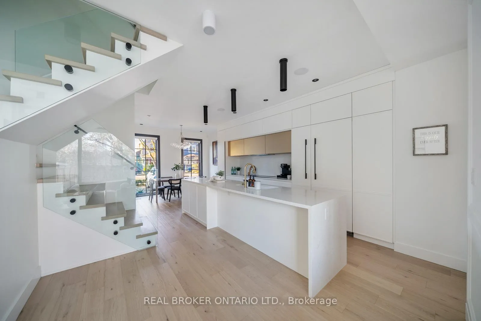 Photo 8 of 203 Oak Park Avenue, Toronto, Woodbine-Lumsden — HOMEH