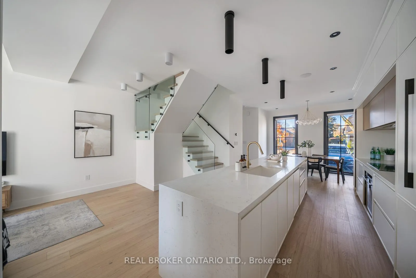 Photo 10 of 203 Oak Park Avenue, Toronto, Woodbine-Lumsden — HOMEH