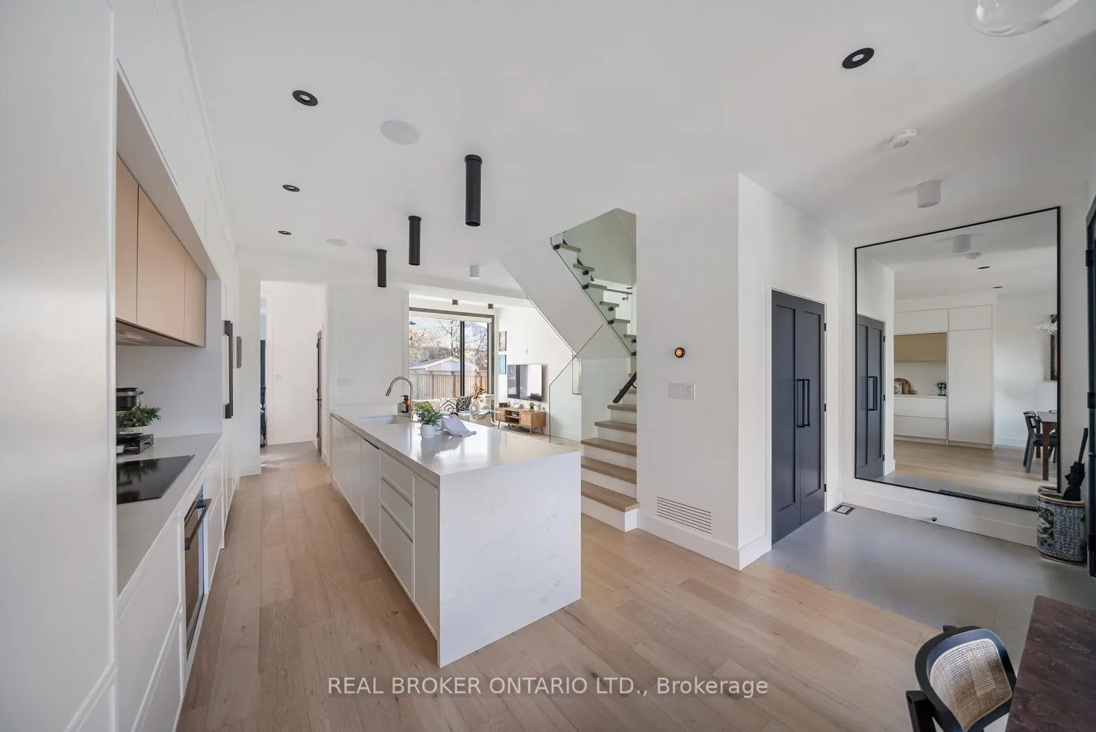 Photo 12 of 203 Oak Park Avenue, Toronto, Woodbine-Lumsden — HOMEH