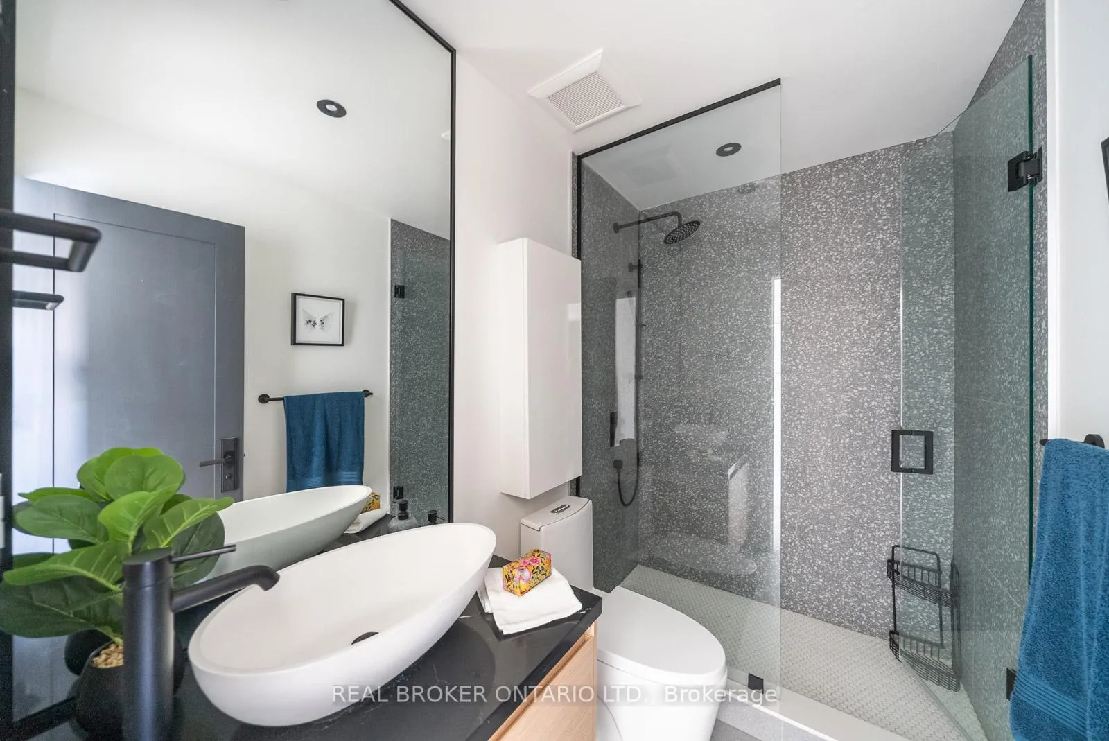 Photo 25 of 203 Oak Park Avenue, Toronto, Woodbine-Lumsden — HOMEH