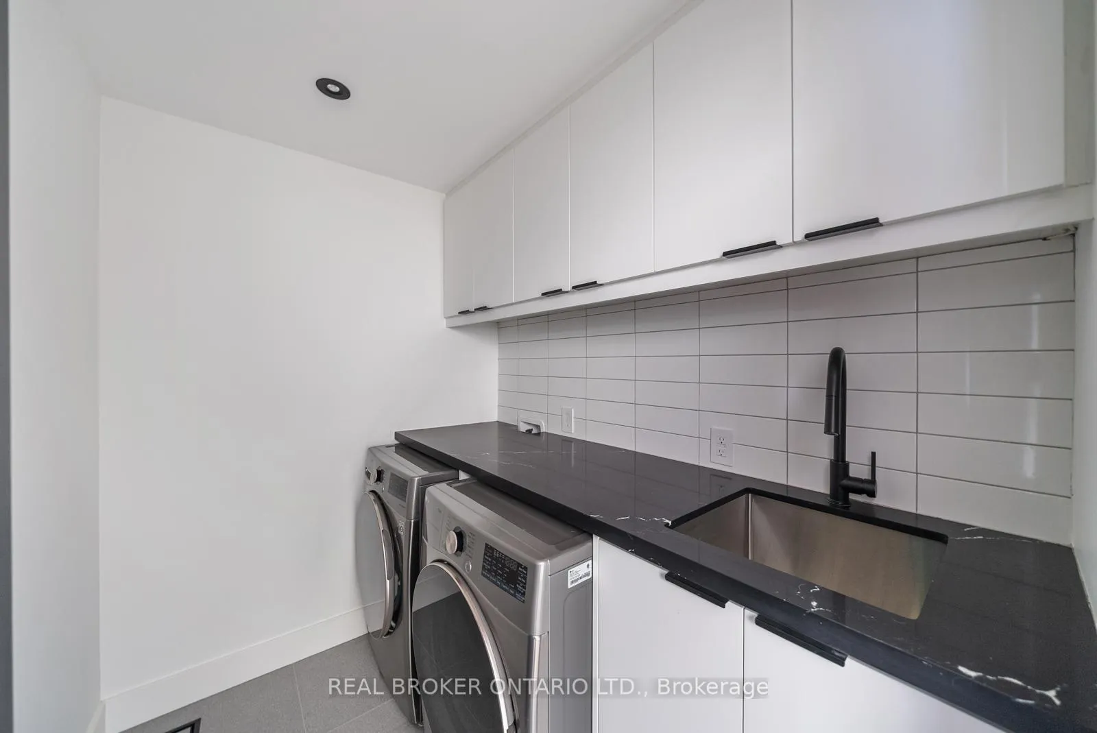 Photo 26 of 203 Oak Park Avenue, Toronto, Woodbine-Lumsden — HOMEH