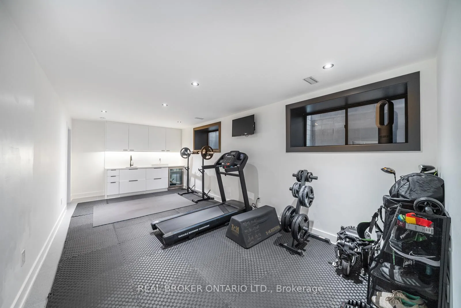 Photo 32 of 203 Oak Park Avenue, Toronto, Woodbine-Lumsden — HOMEH