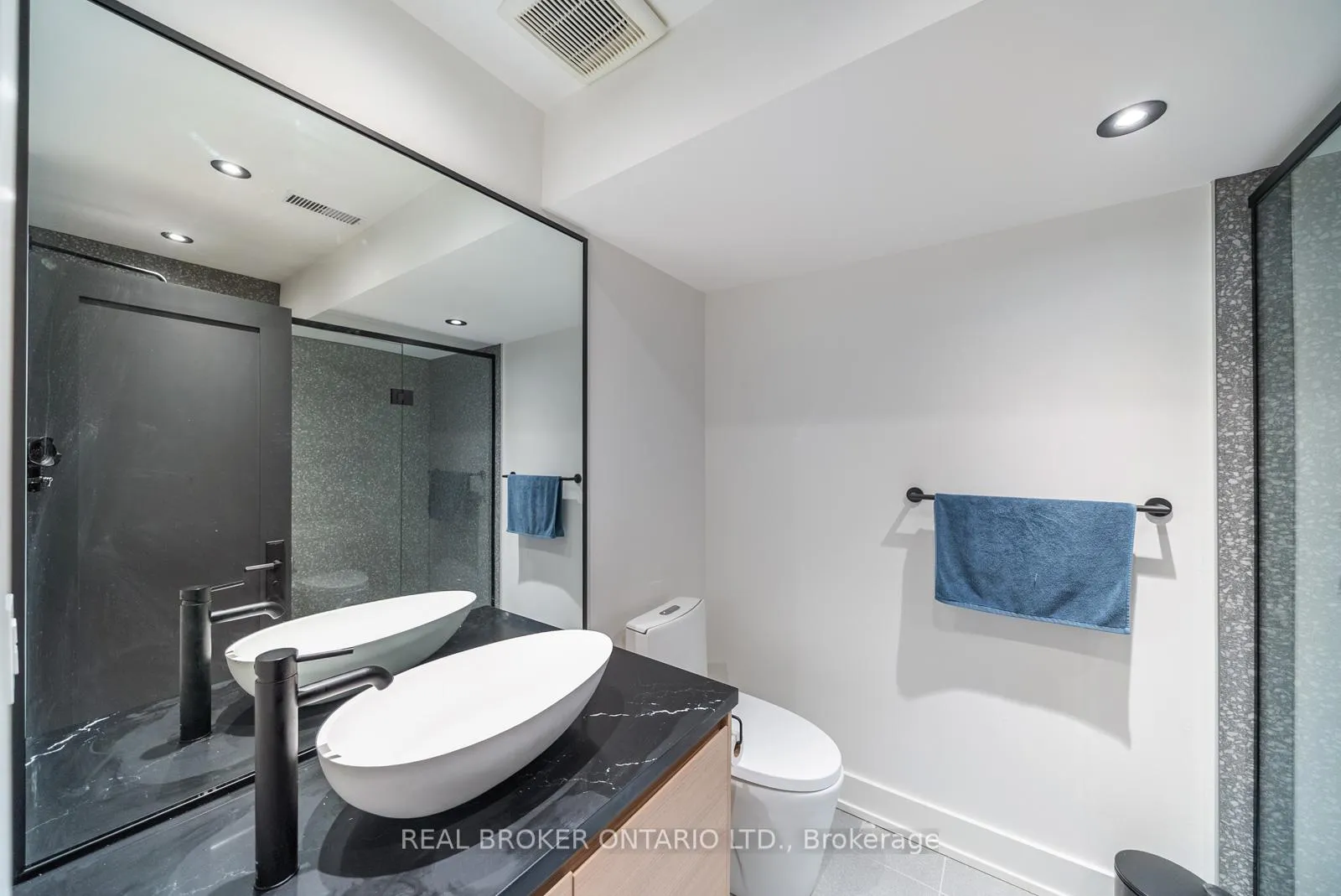 Photo 35 of 203 Oak Park Avenue, Toronto, Woodbine-Lumsden — HOMEH