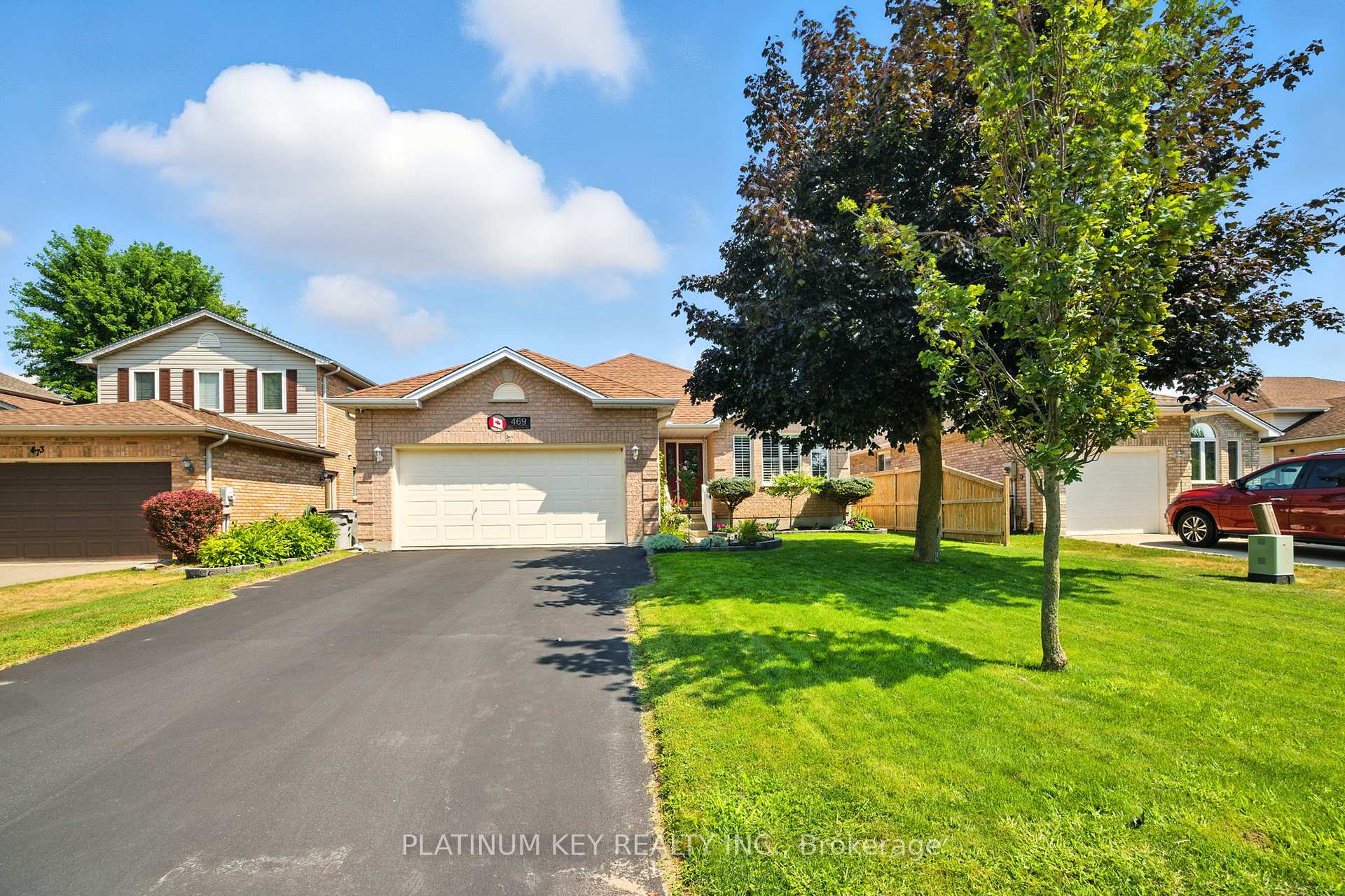 Photo 2 of 469 Riverview Drive, Strathroy-Caradoc, NE — HOMEH