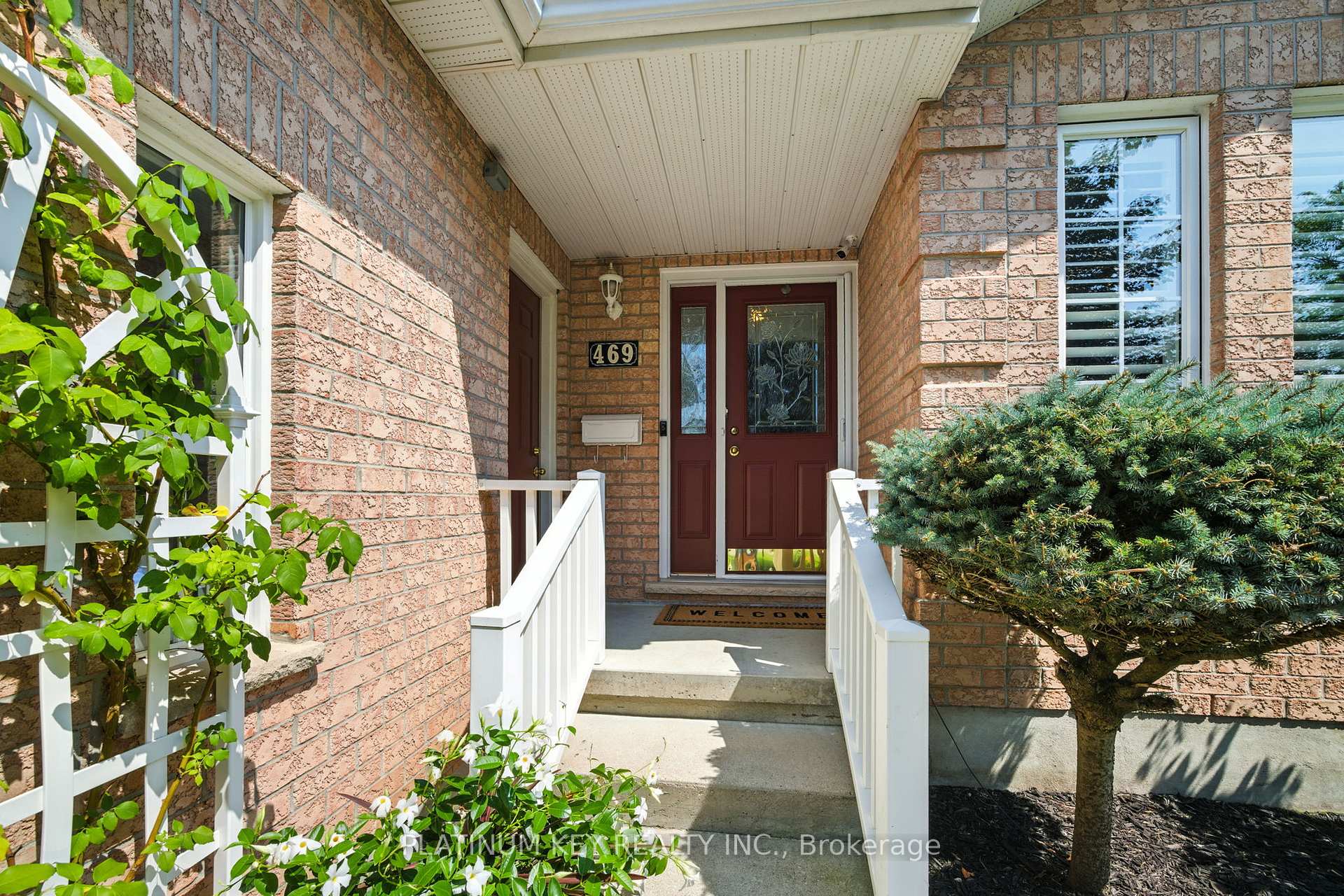 Photo 3 of 469 Riverview Drive, Strathroy-Caradoc, NE — HOMEH