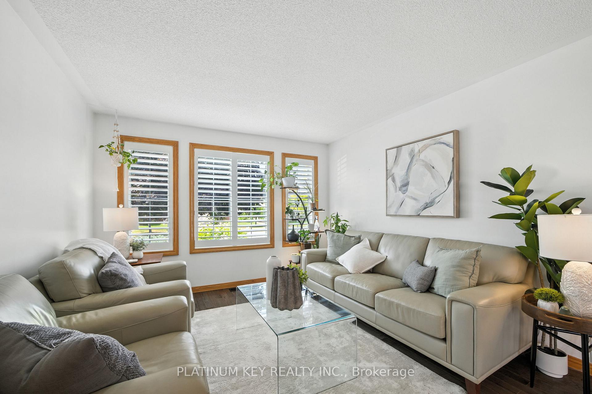Photo 5 of 469 Riverview Drive, Strathroy-Caradoc, NE — HOMEH