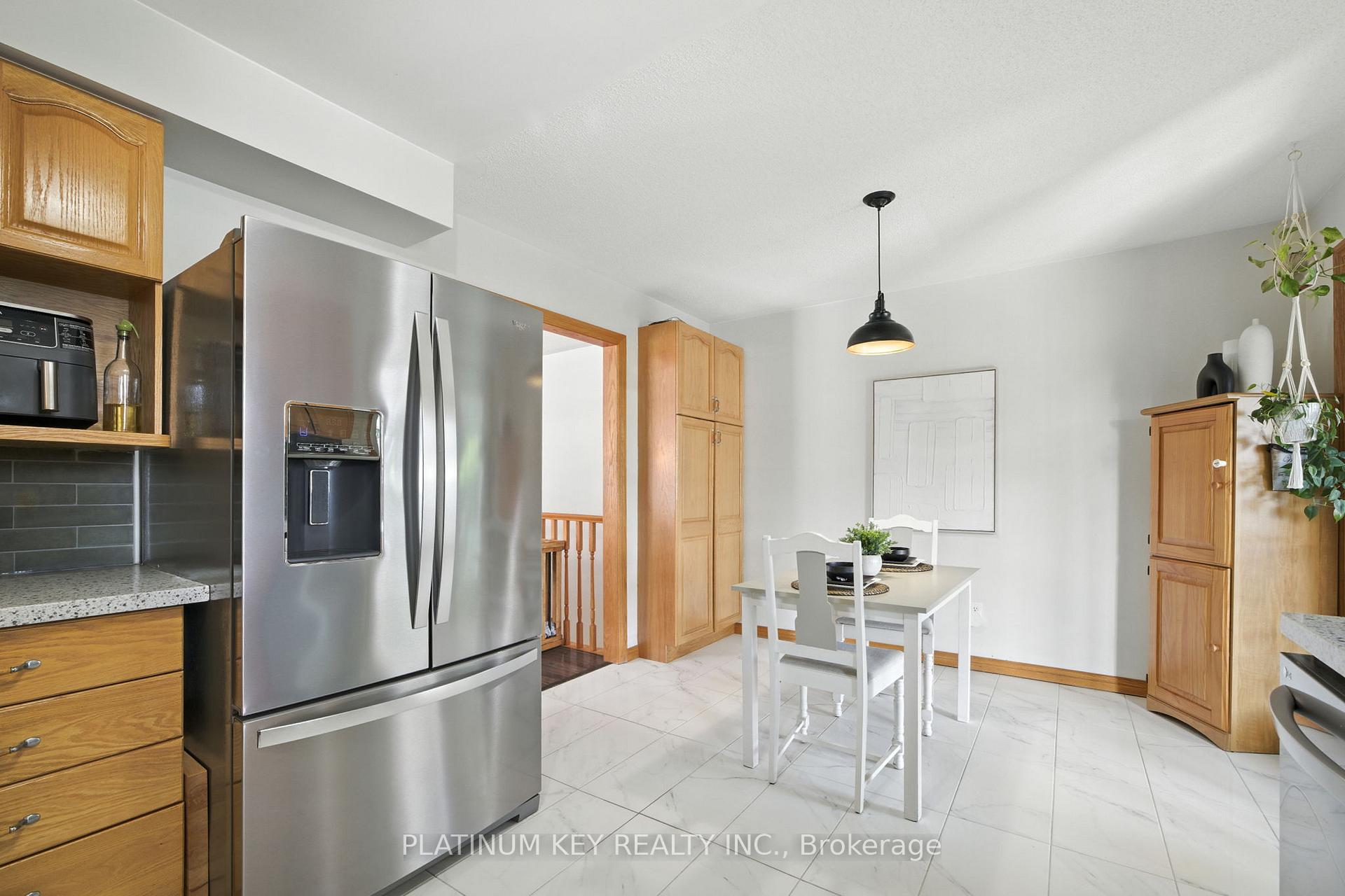 Photo 11 of 469 Riverview Drive, Strathroy-Caradoc, NE — HOMEH