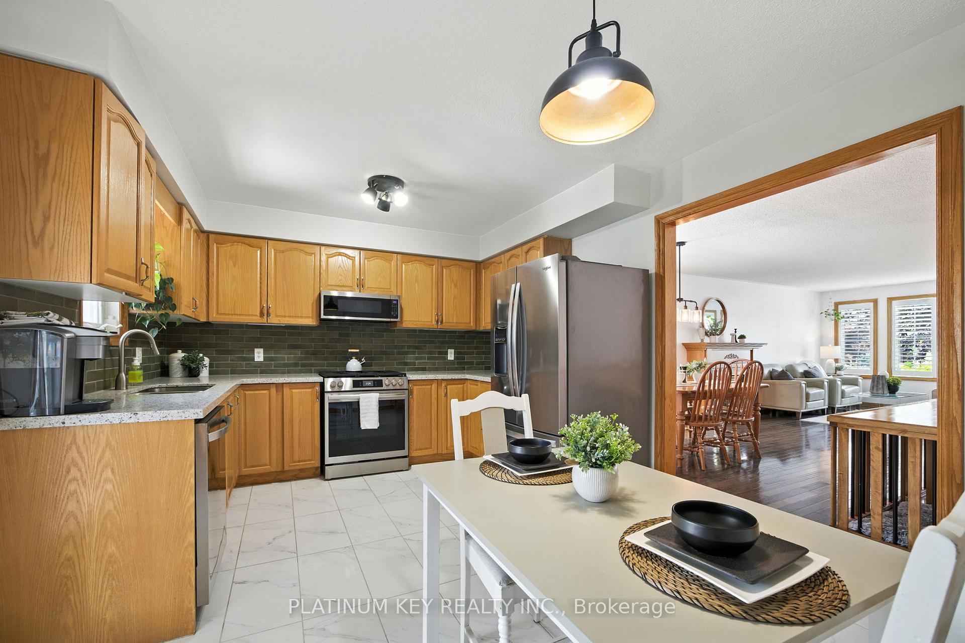 Photo 13 of 469 Riverview Drive, Strathroy-Caradoc, NE — HOMEH