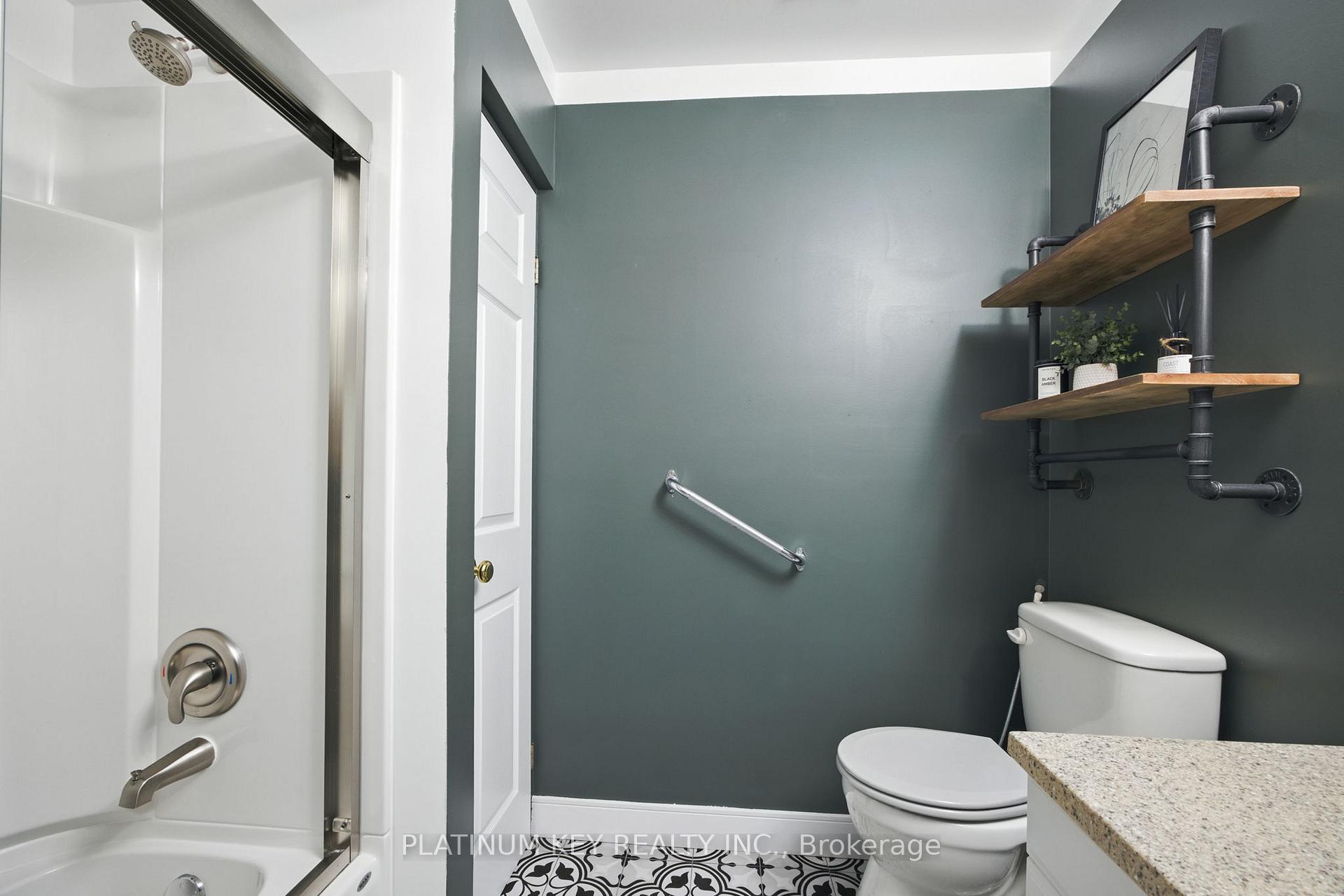 Photo 15 of 469 Riverview Drive, Strathroy-Caradoc, NE — HOMEH