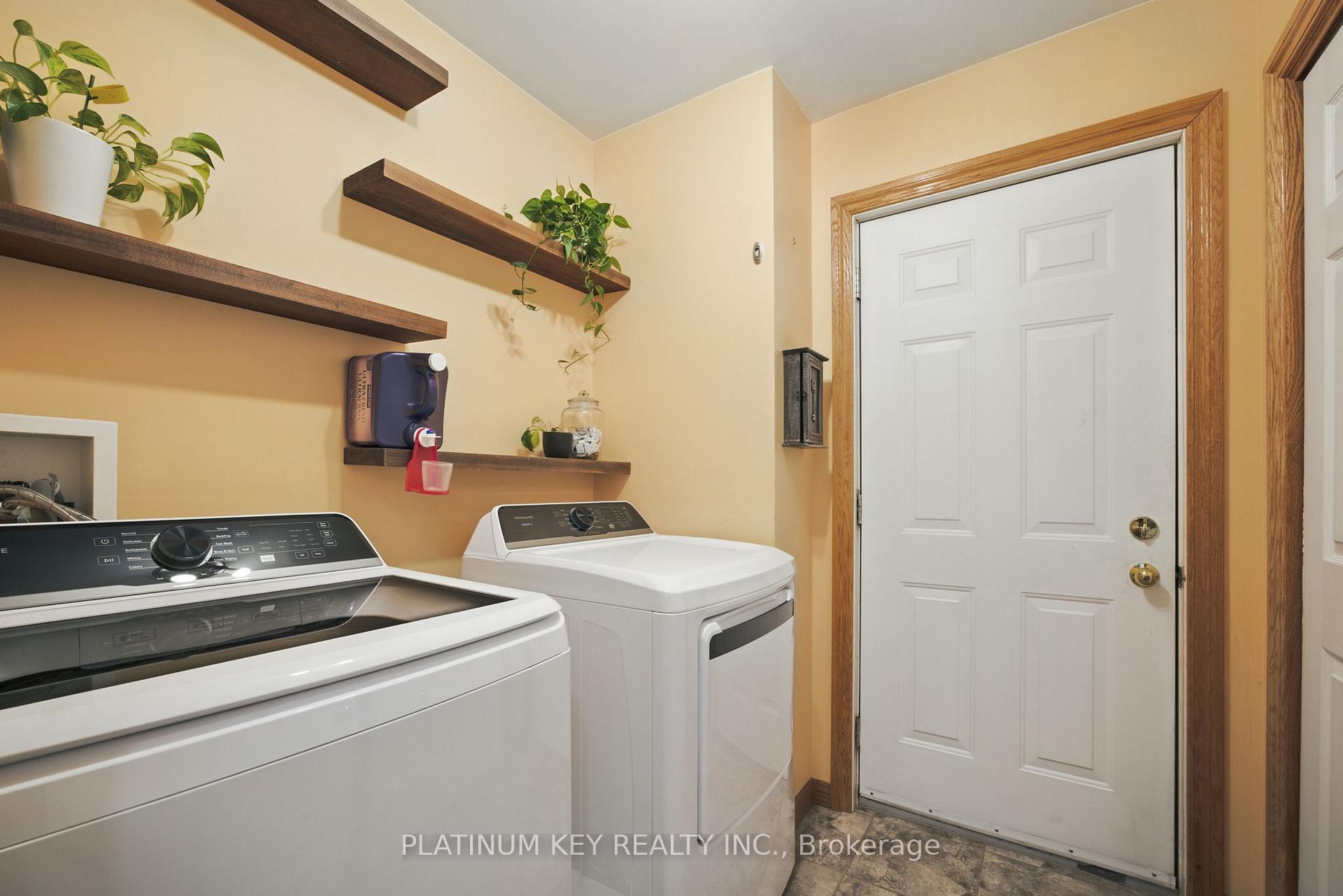 Photo 18 of 469 Riverview Drive, Strathroy-Caradoc, NE — HOMEH