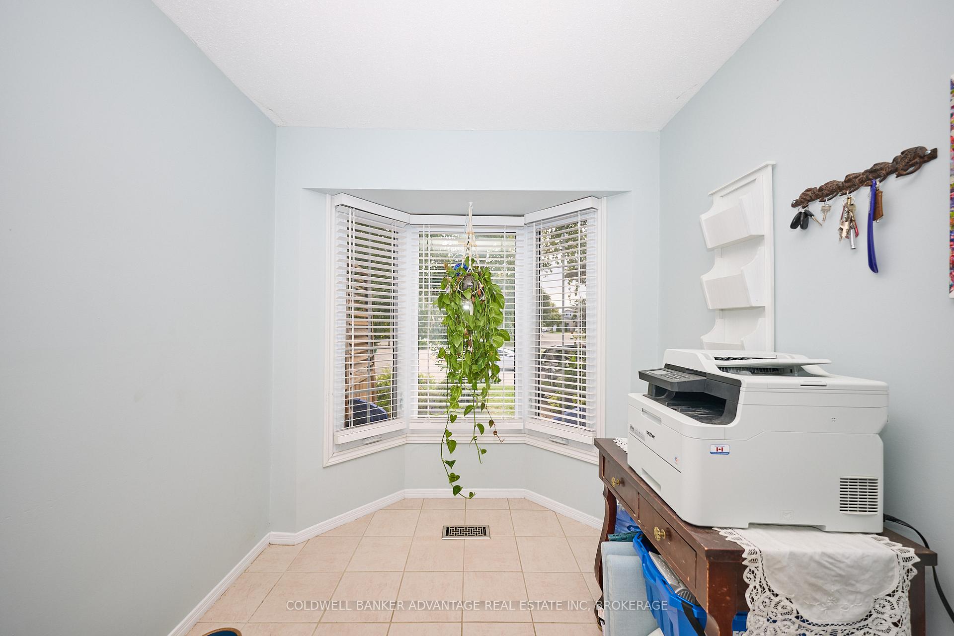 Photo 9 of 33 Naples Court, Thorold, Confederation Heights — HOMEH