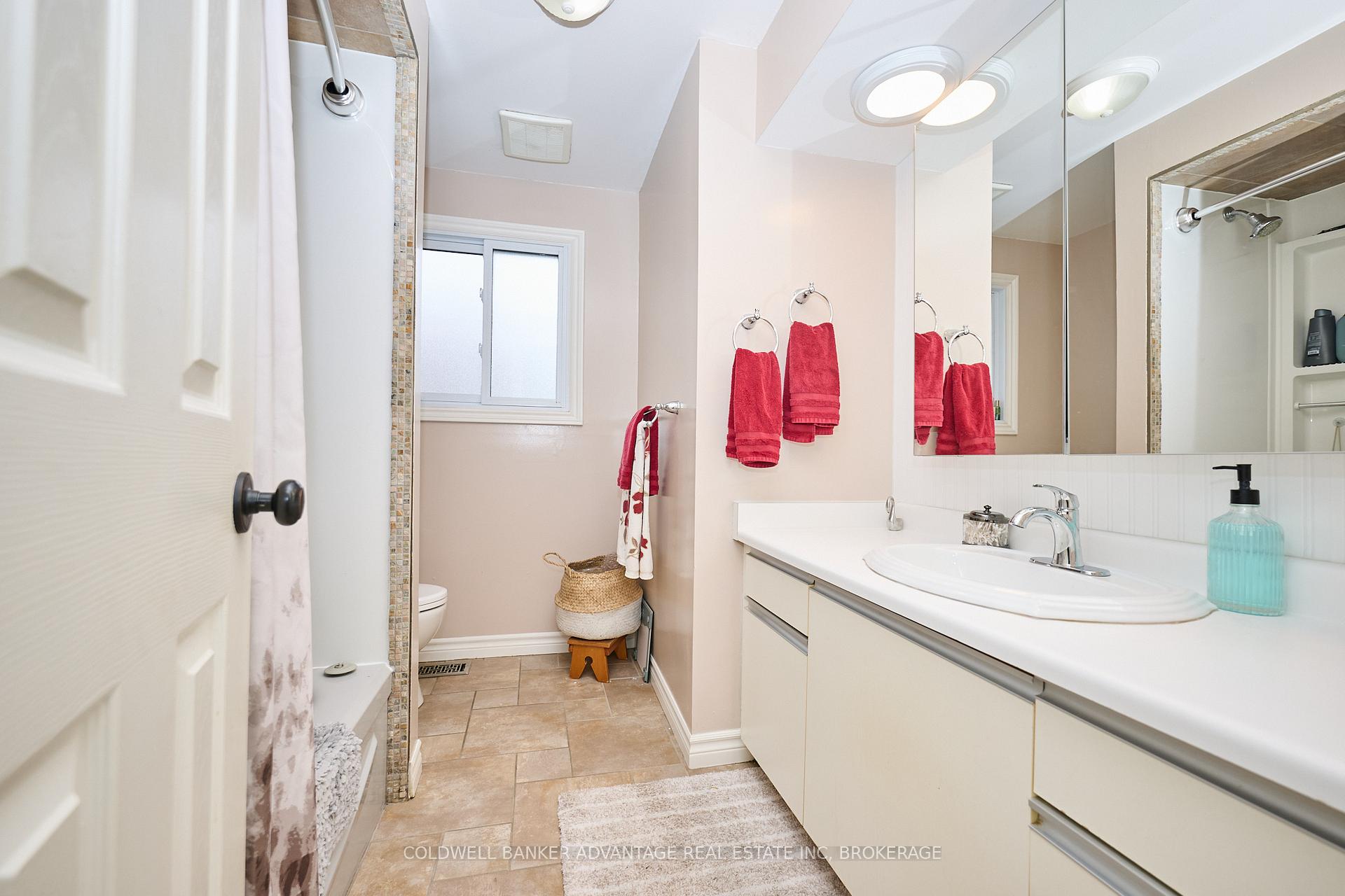 Photo 19 of 33 Naples Court, Thorold, Confederation Heights — HOMEH