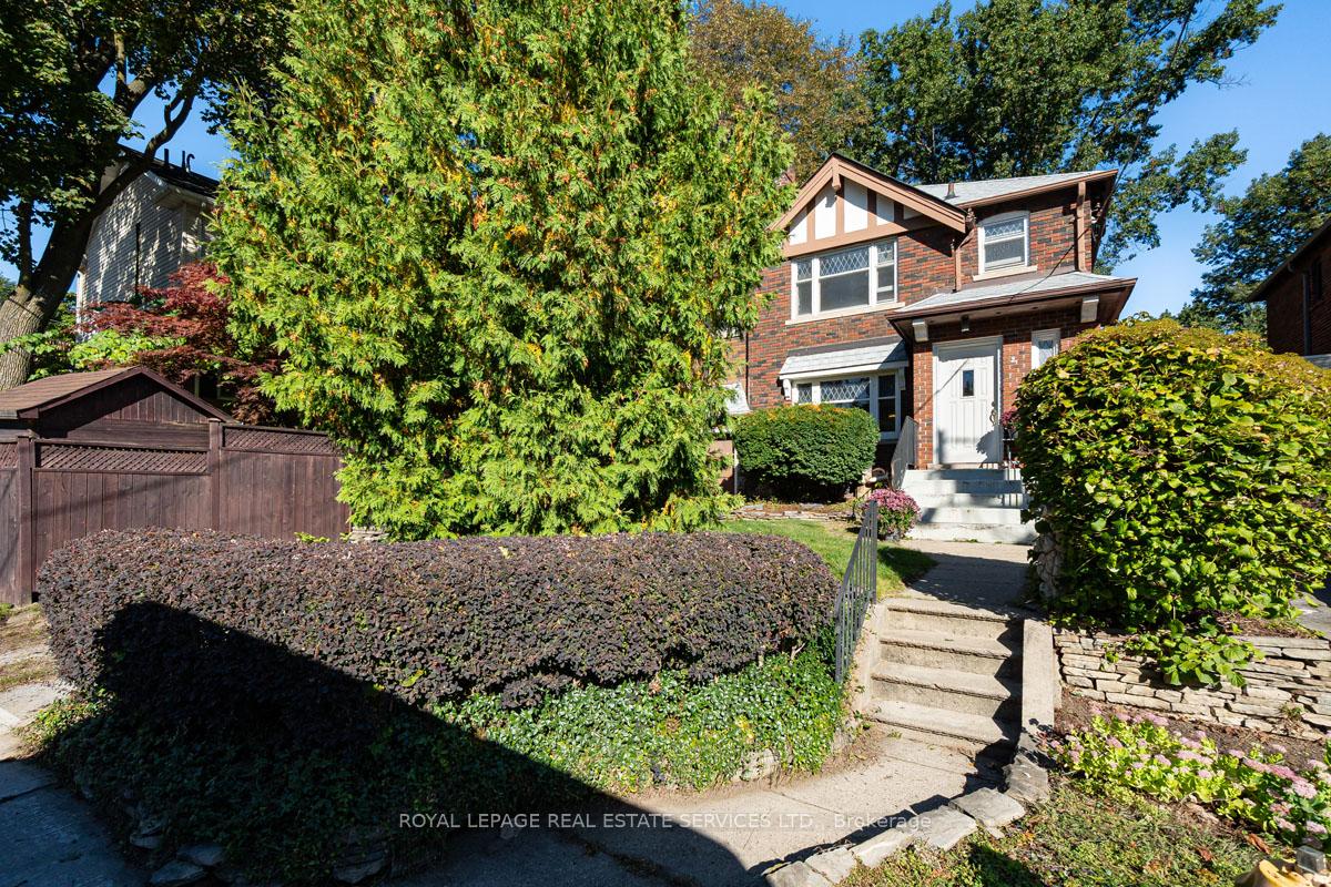 Photo 3 of 2 Parklea Drive, Toronto, Leaside — HOMEH