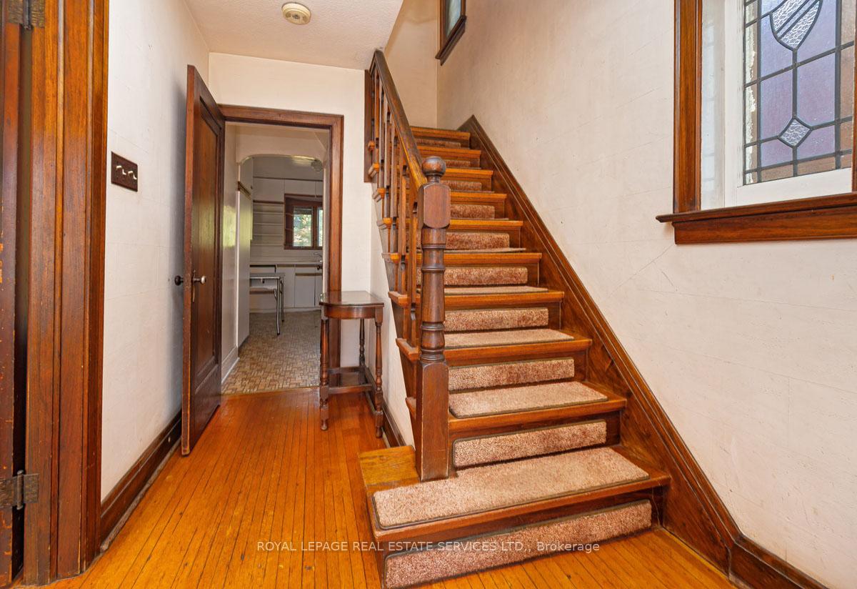 Photo 6 of 2 Parklea Drive, Toronto, Leaside — HOMEH