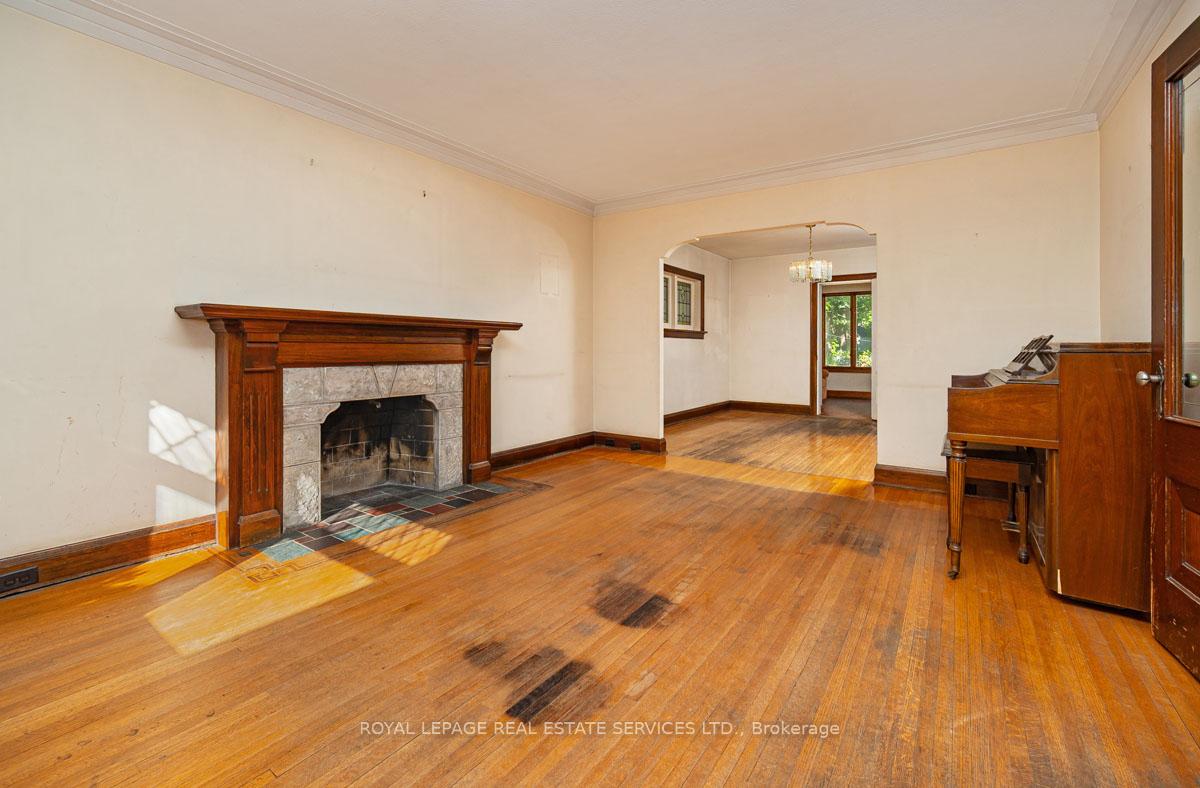Photo 8 of 2 Parklea Drive, Toronto, Leaside — HOMEH