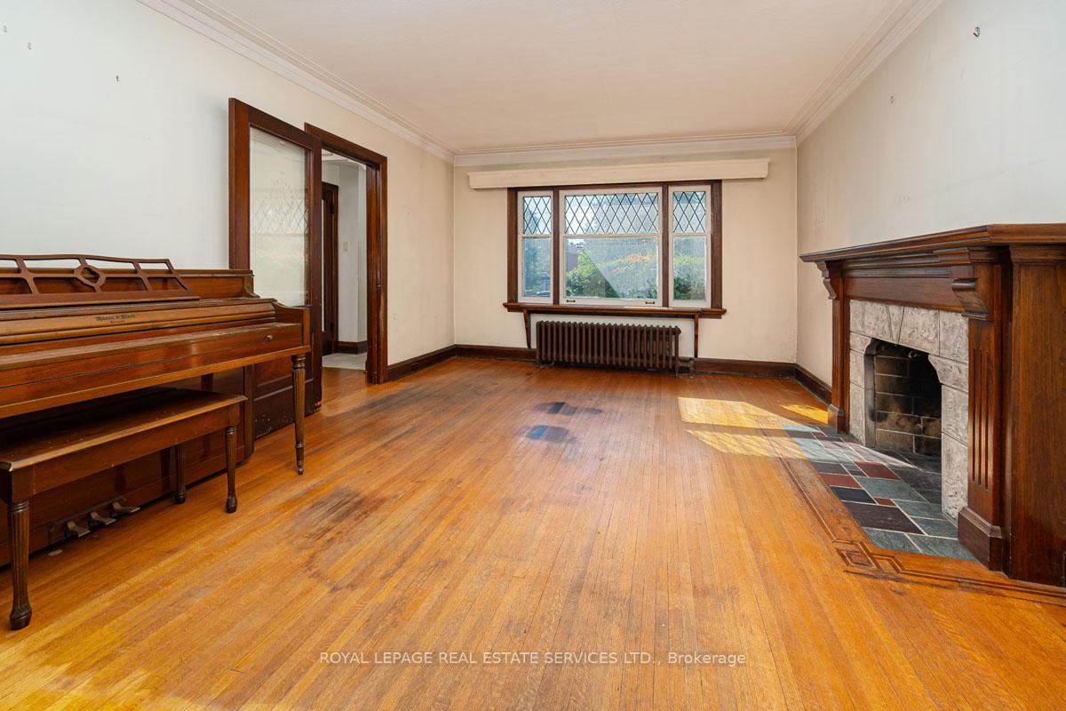 Photo 10 of 2 Parklea Drive, Toronto, Leaside — HOMEH