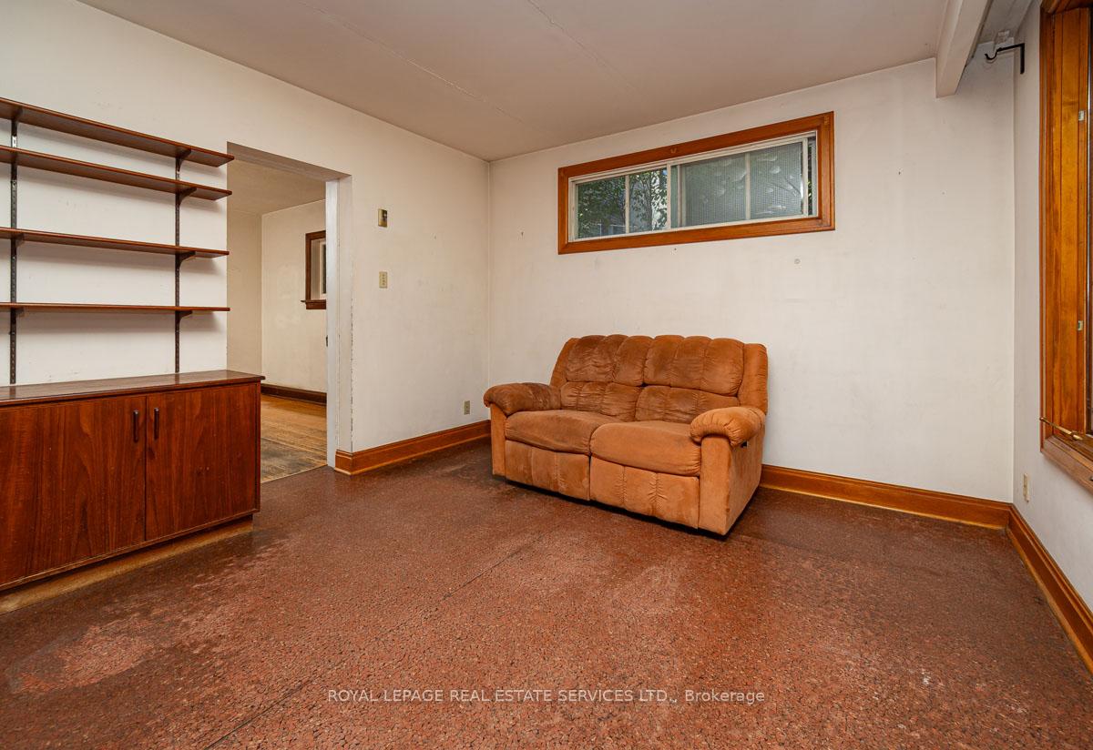 Photo 13 of 2 Parklea Drive, Toronto, Leaside — HOMEH