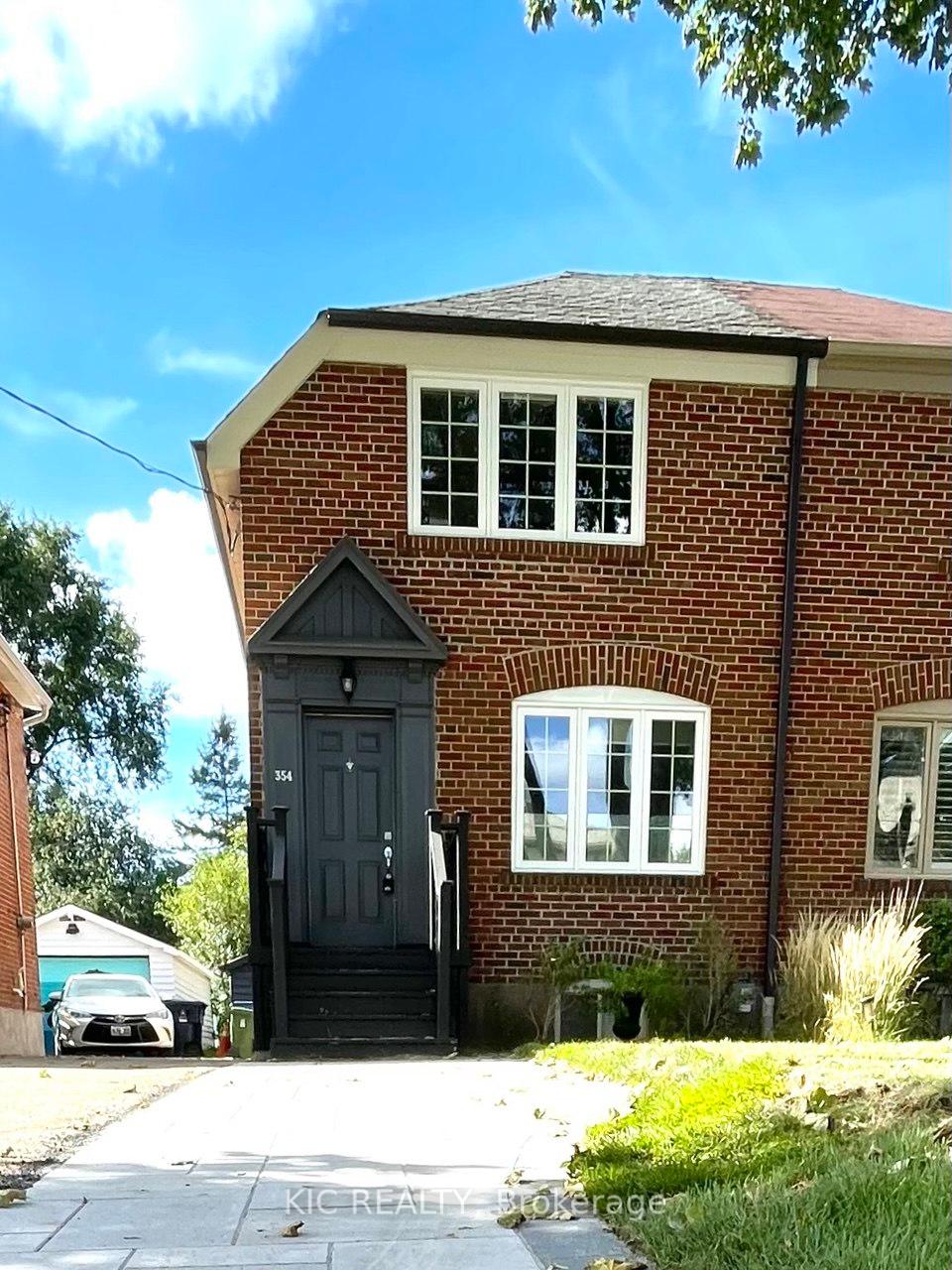 Photo 2 of 354 Laird Drive, Toronto, Leaside — HOMEH