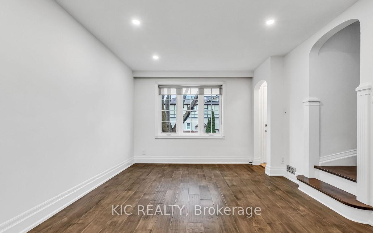Photo 4 of 354 Laird Drive, Toronto, Leaside — HOMEH