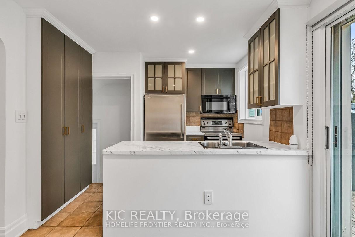 Photo 9 of 354 Laird Drive, Toronto, Leaside — HOMEH