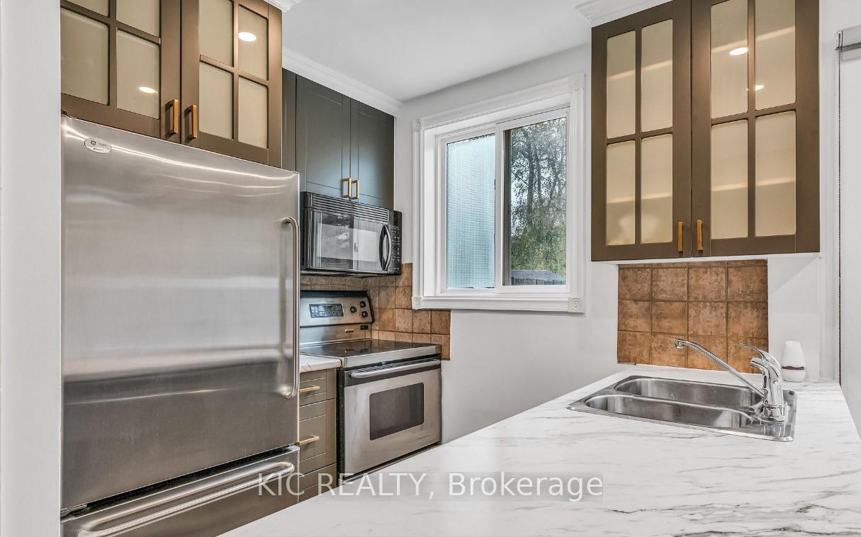 Photo 10 of 354 Laird Drive, Toronto, Leaside — HOMEH