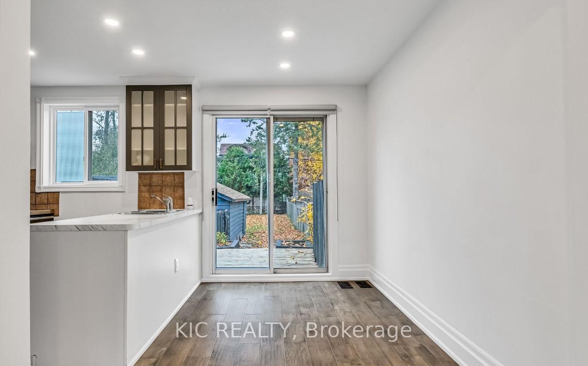 Photo 13 of 354 Laird Drive, Toronto, Leaside — HOMEH