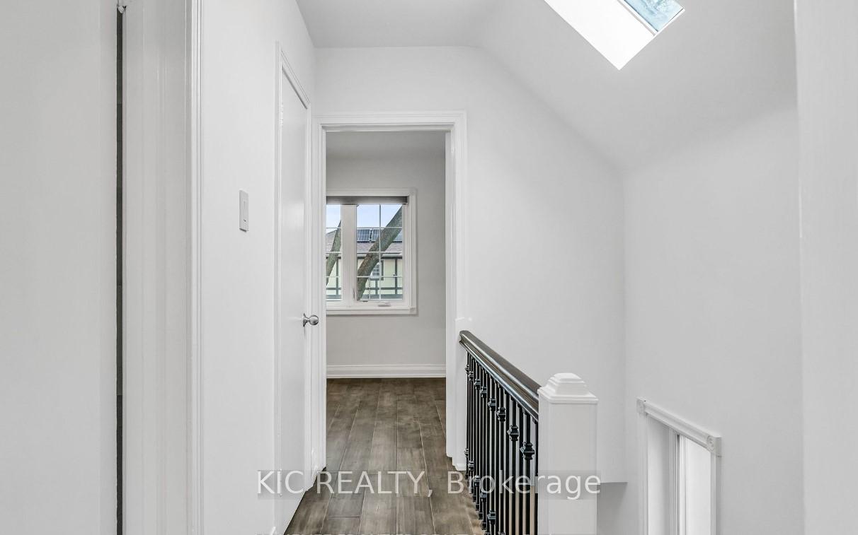Photo 14 of 354 Laird Drive, Toronto, Leaside — HOMEH