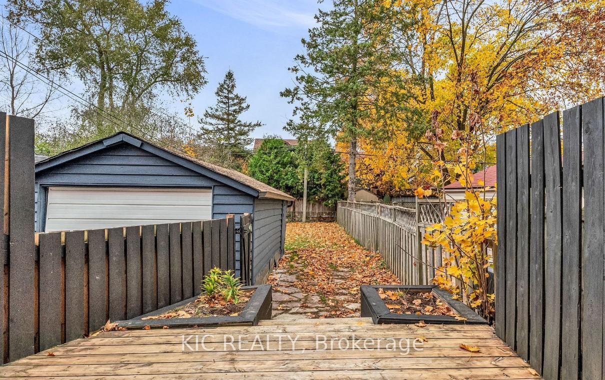Photo 31 of 354 Laird Drive, Toronto, Leaside — HOMEH