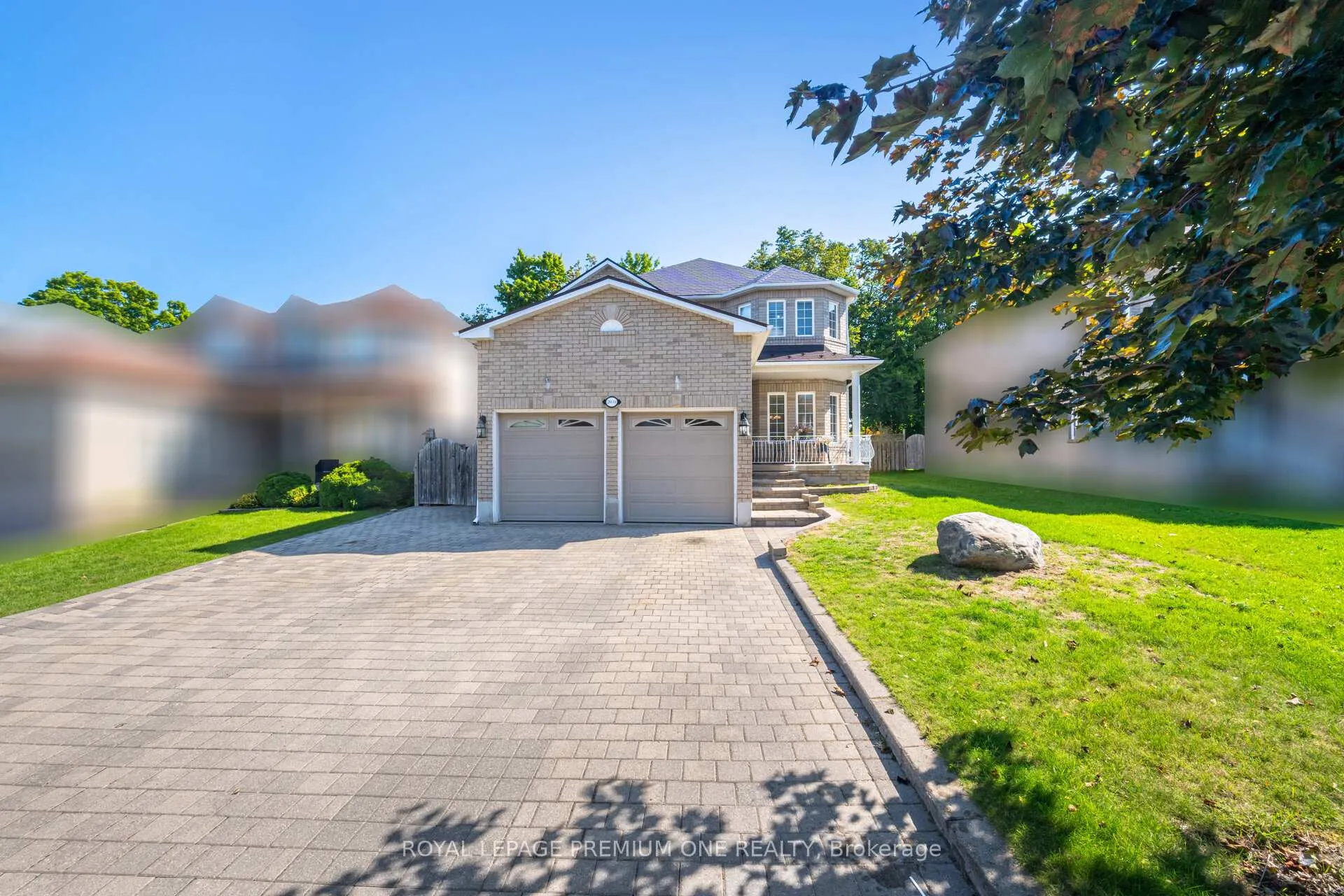 Photo 2 of 2039 Thompson Street, Innisfil, Alcona — HOMEH