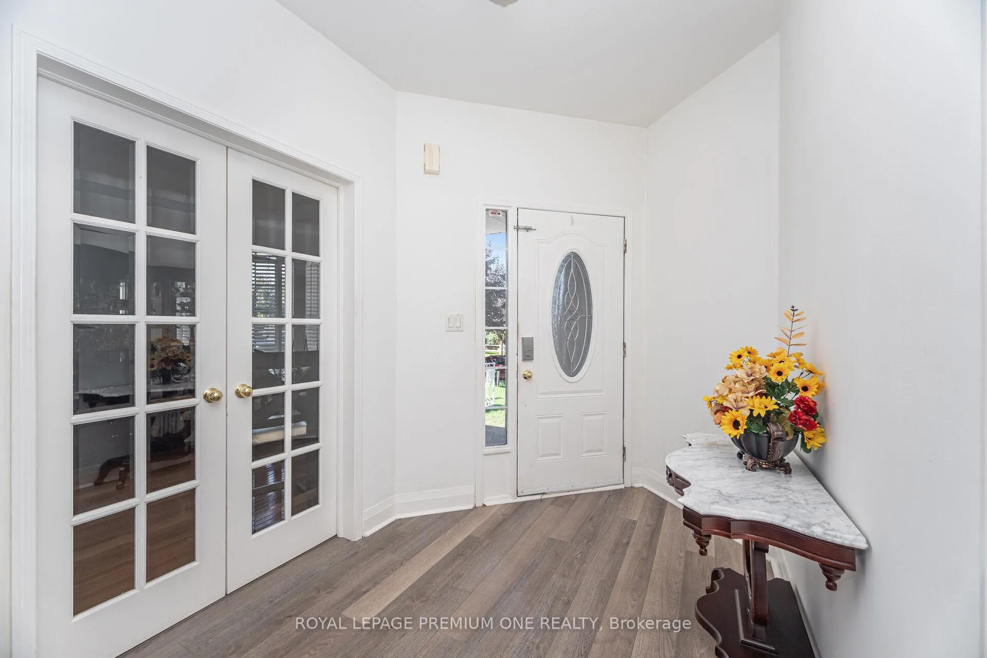 Photo 6 of 2039 Thompson Street, Innisfil, Alcona — HOMEH