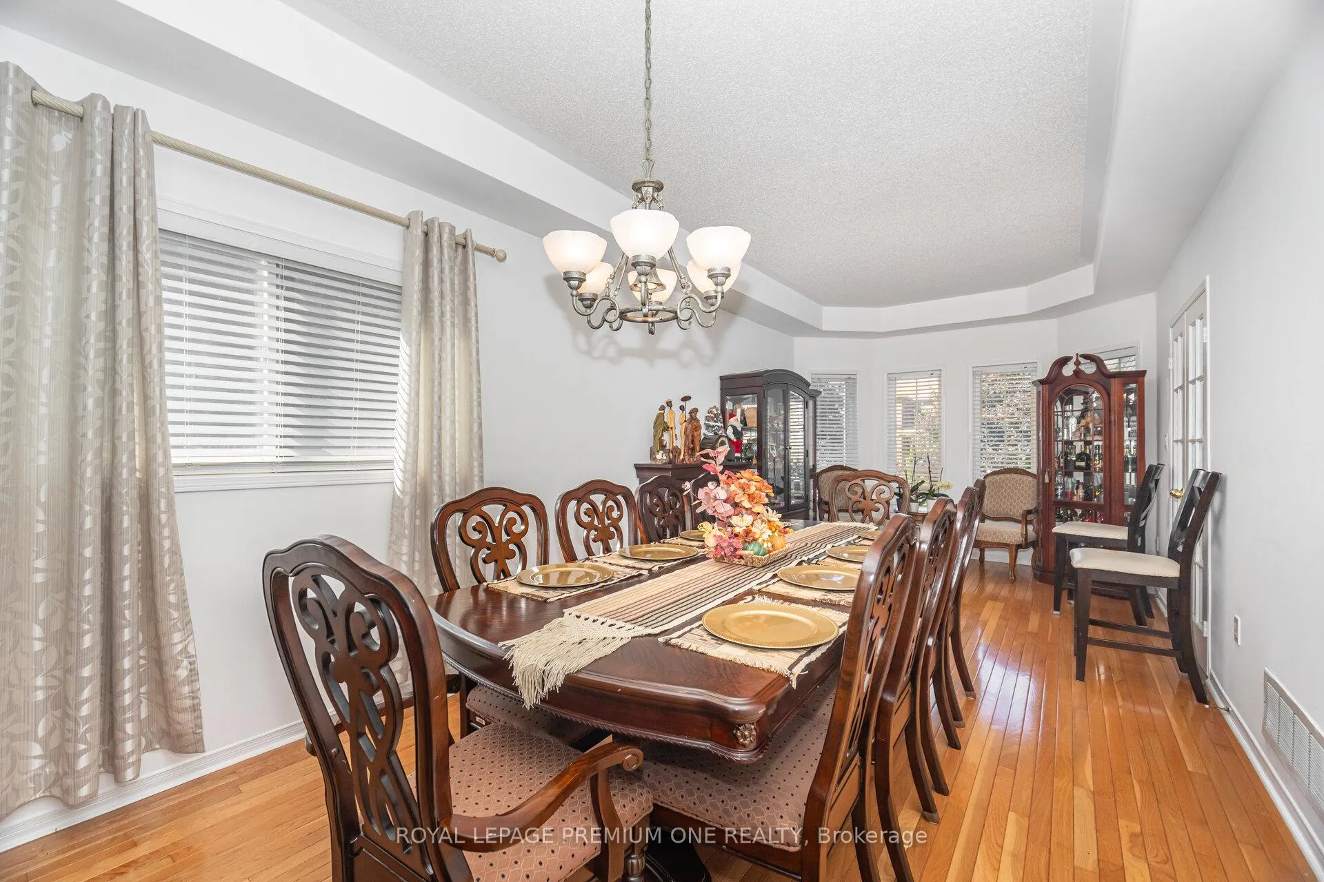 Photo 8 of 2039 Thompson Street, Innisfil, Alcona — HOMEH