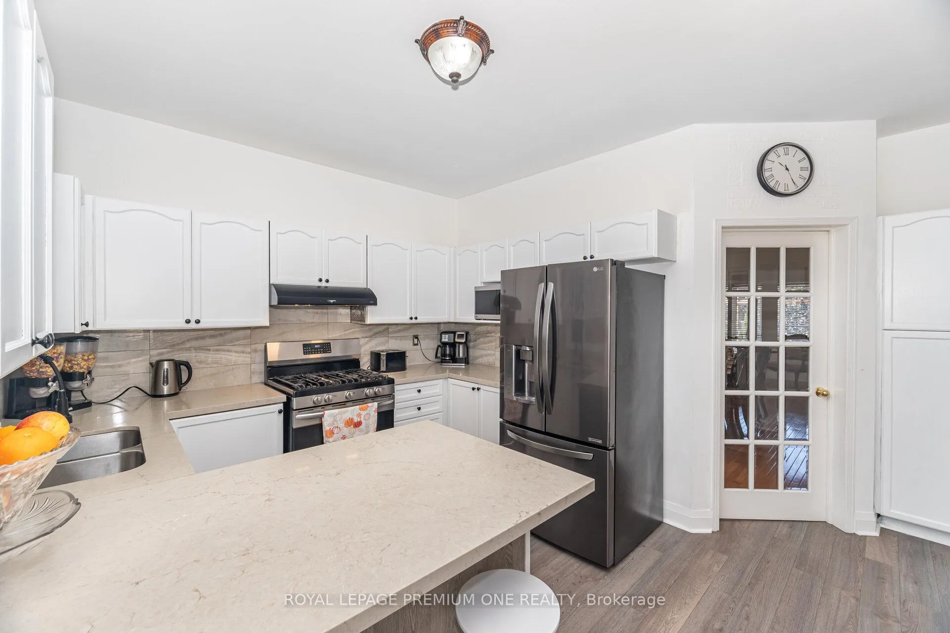 Photo 10 of 2039 Thompson Street, Innisfil, Alcona — HOMEH