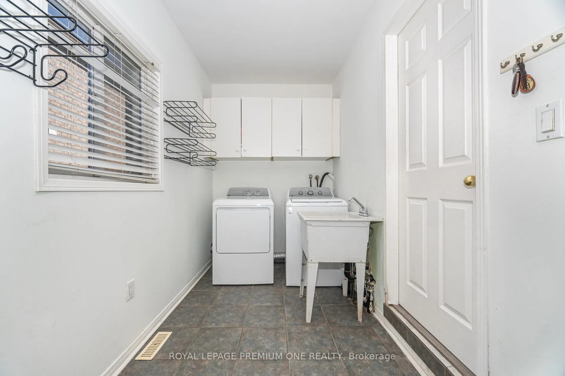 Photo 19 of 2039 Thompson Street, Innisfil, Alcona — HOMEH