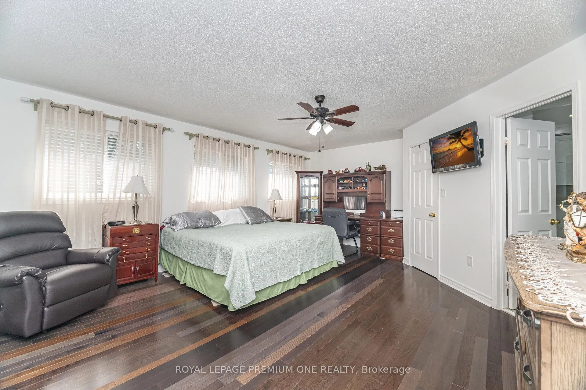 Photo 22 of 2039 Thompson Street, Innisfil, Alcona — HOMEH