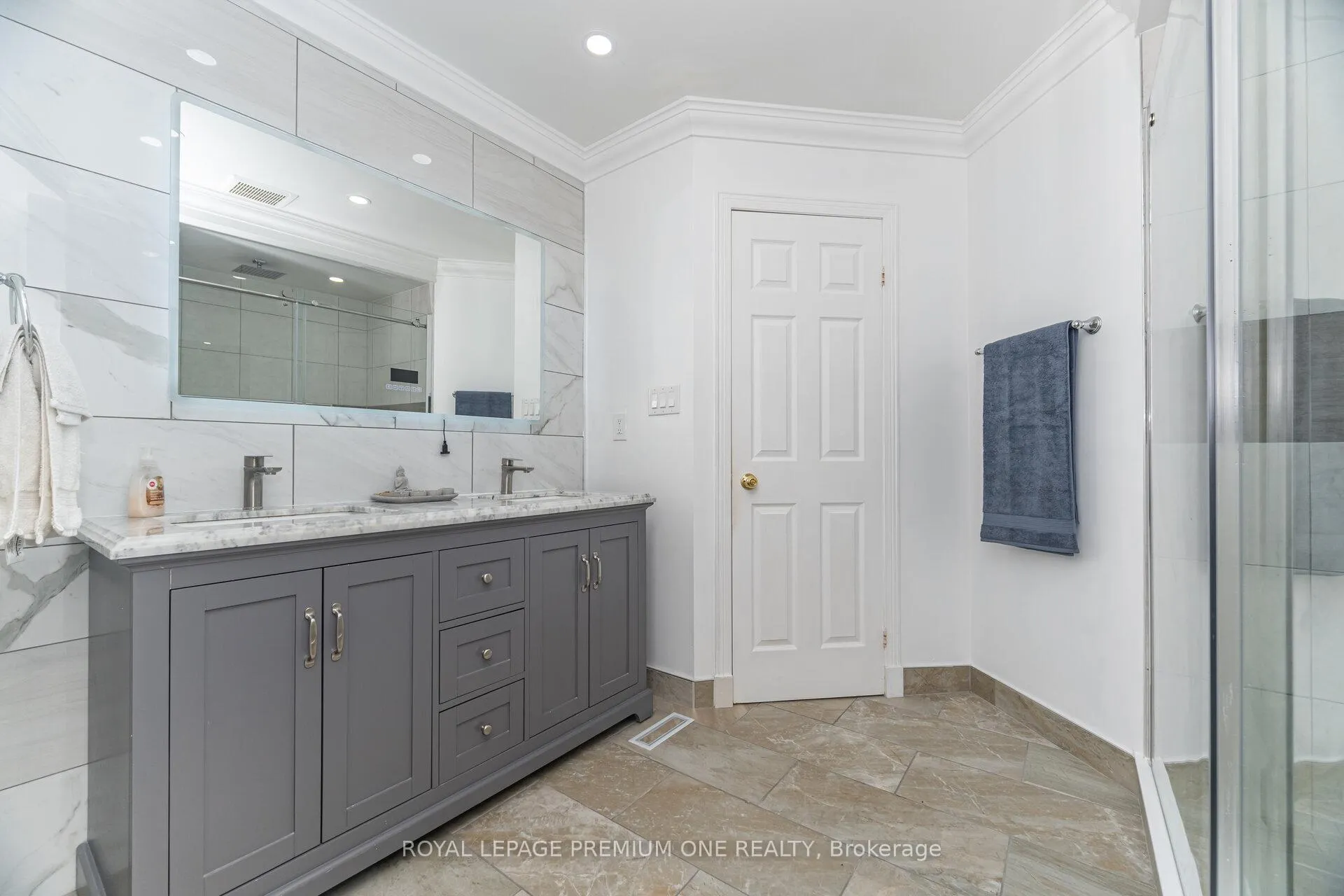 Photo 25 of 2039 Thompson Street, Innisfil, Alcona — HOMEH