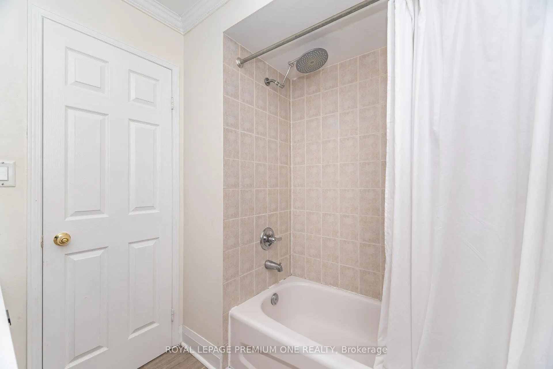 Photo 35 of 2039 Thompson Street, Innisfil, Alcona — HOMEH