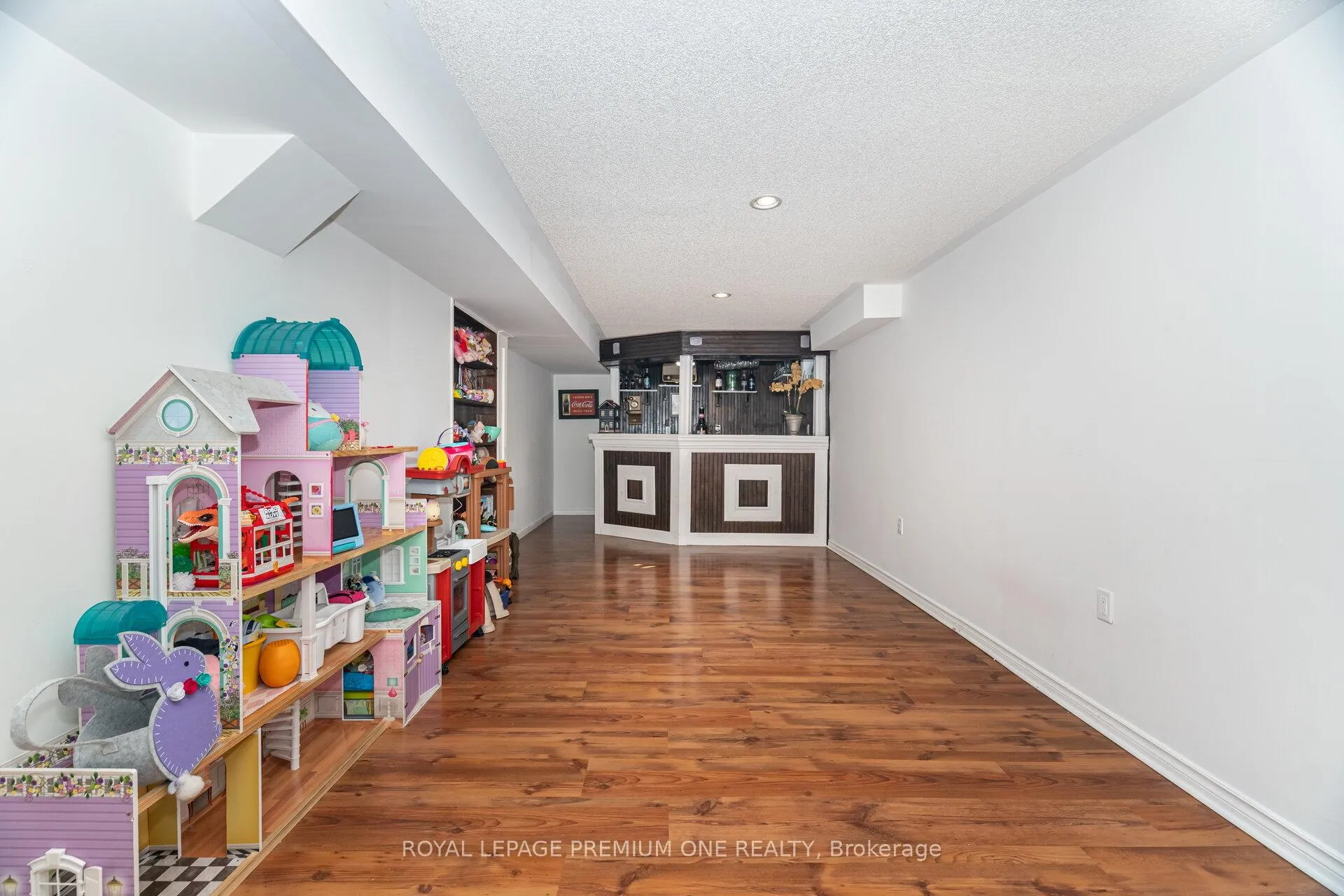 Photo 39 of 2039 Thompson Street, Innisfil, Alcona — HOMEH
