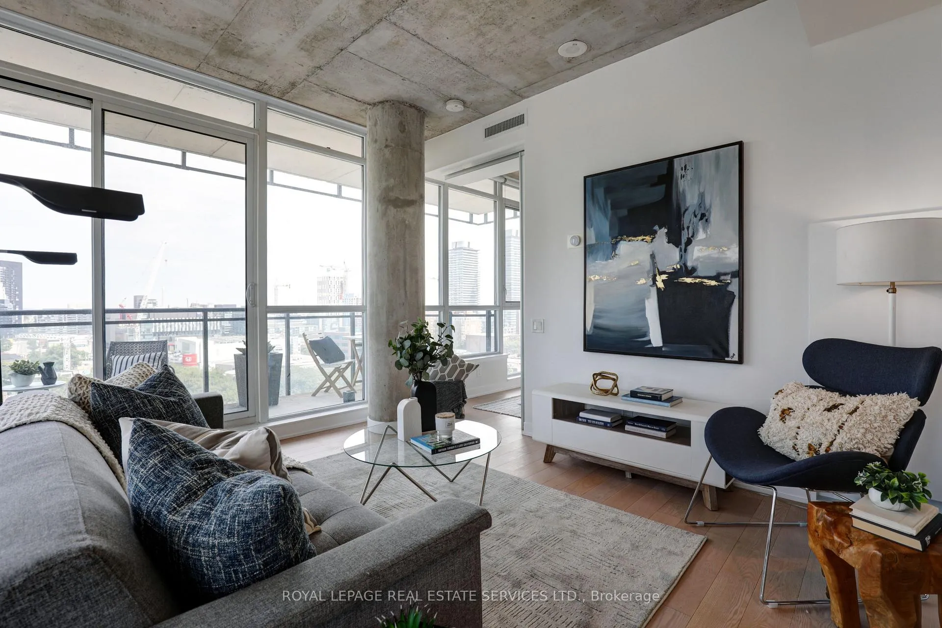 Photo 2 of Unit 1305, 318 King Street E, Toronto, Moss Park — HOMEH