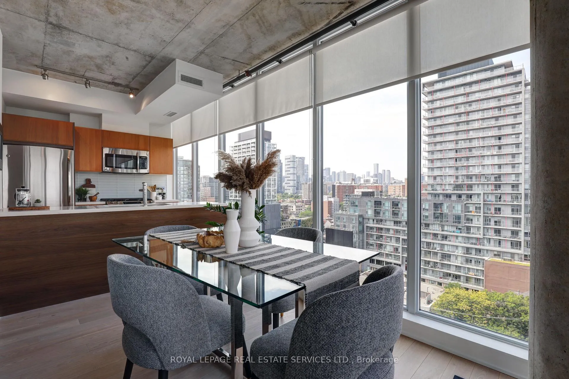 Photo 7 of Unit 1305, 318 King Street E, Toronto, Moss Park — HOMEH