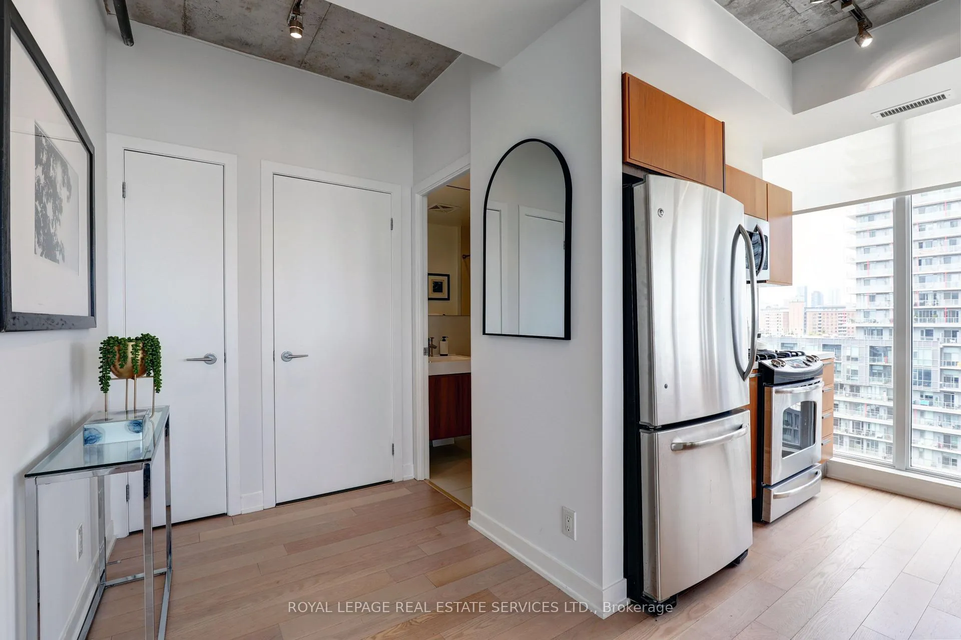 Photo 13 of Unit 1305, 318 King Street E, Toronto, Moss Park — HOMEH