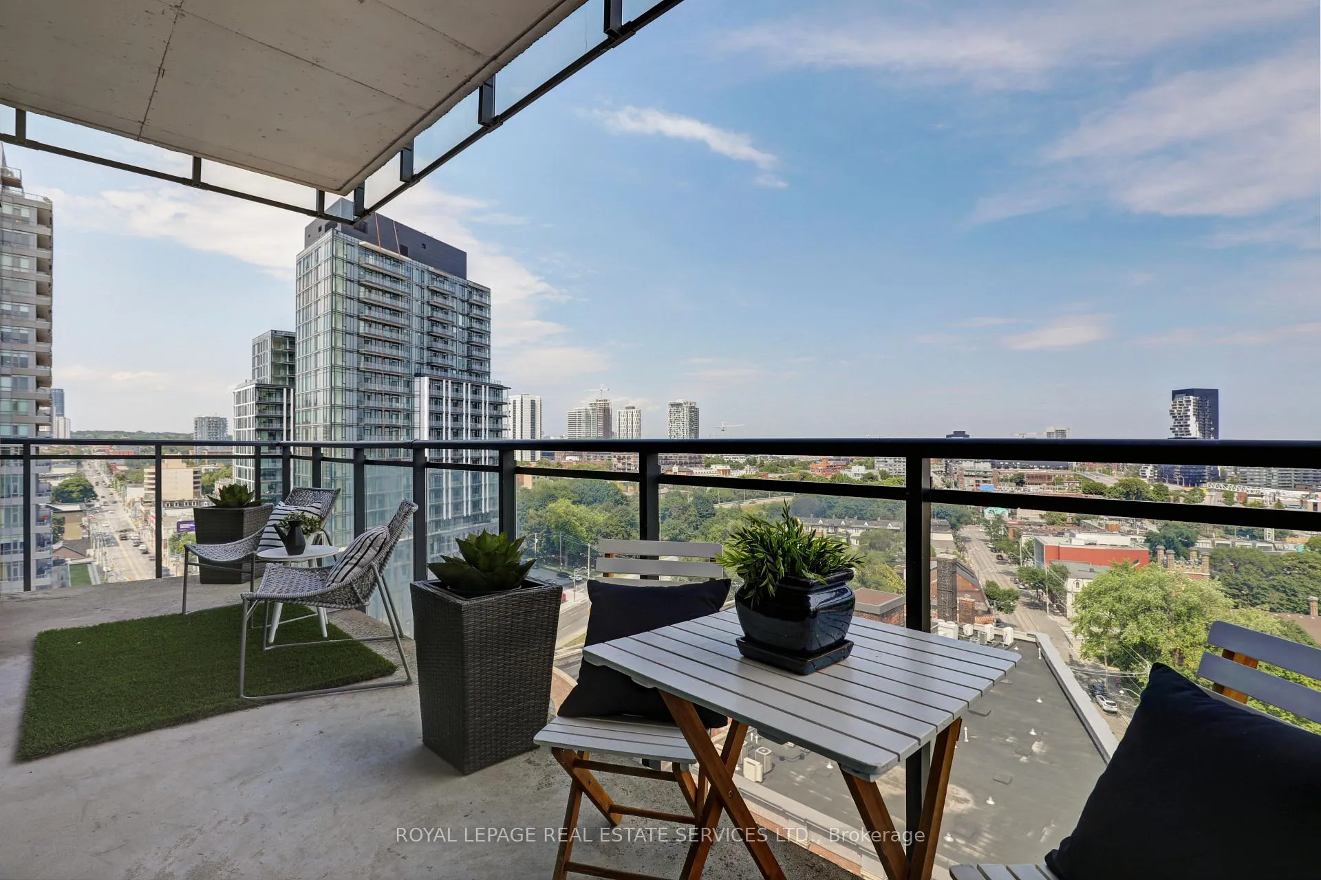 Photo 21 of Unit 1305, 318 King Street E, Toronto, Moss Park — HOMEH