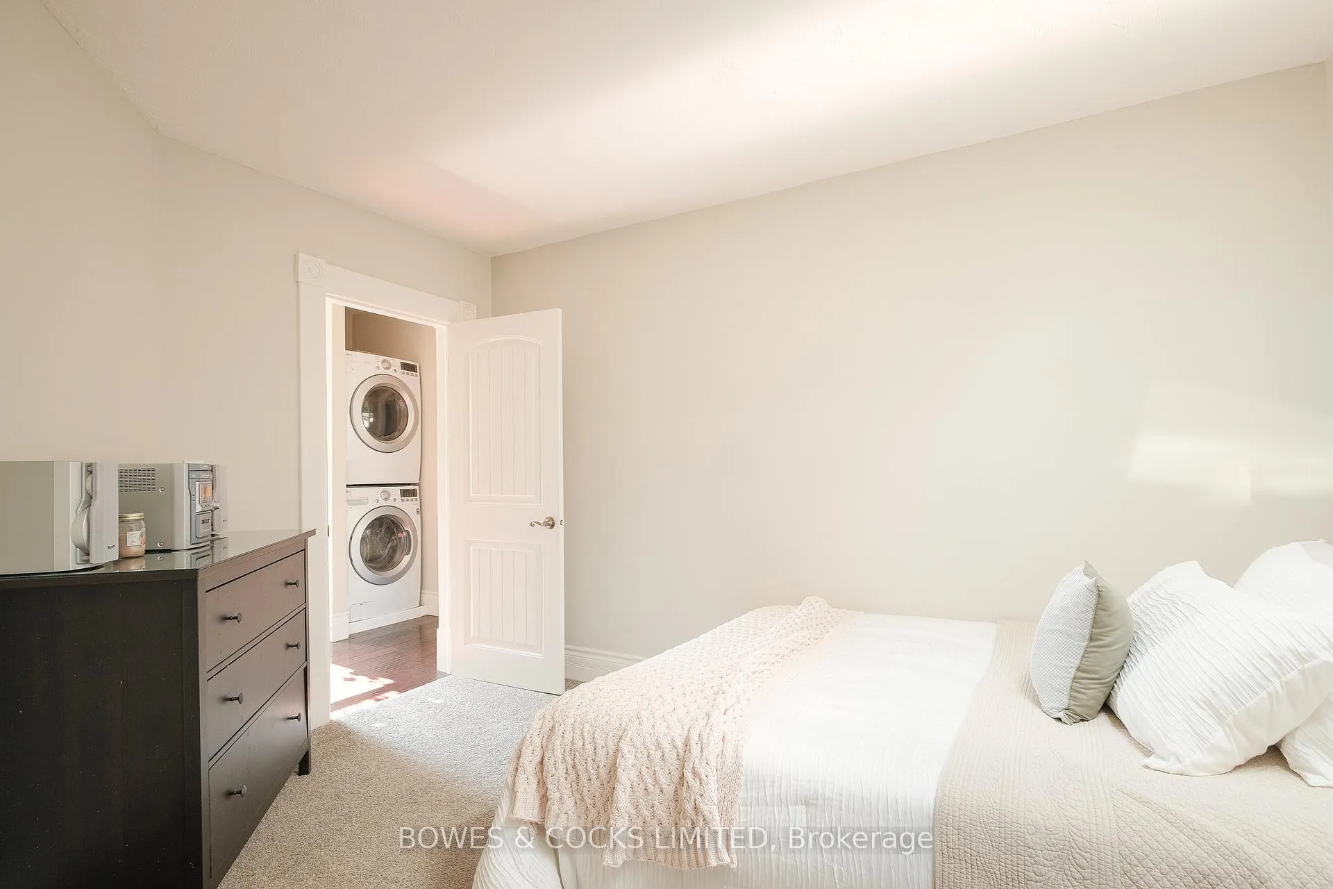 Photo 23 of 164 Wilson Street, Peterborough, Otonabee Ward 1 — HOMEH