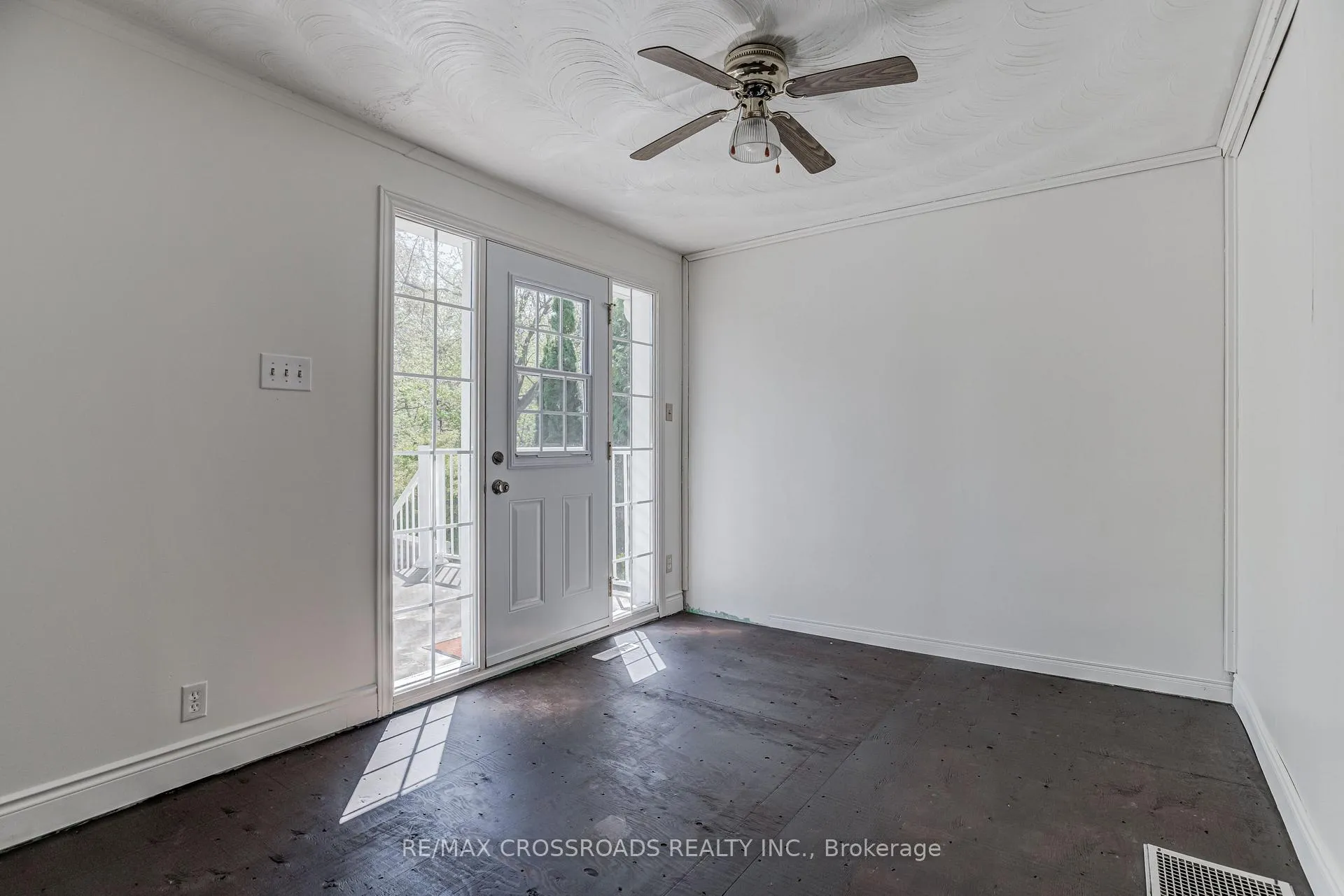Photo 12 of 89 Wembley Drive, Toronto, Woodbine Corridor — HOMEH