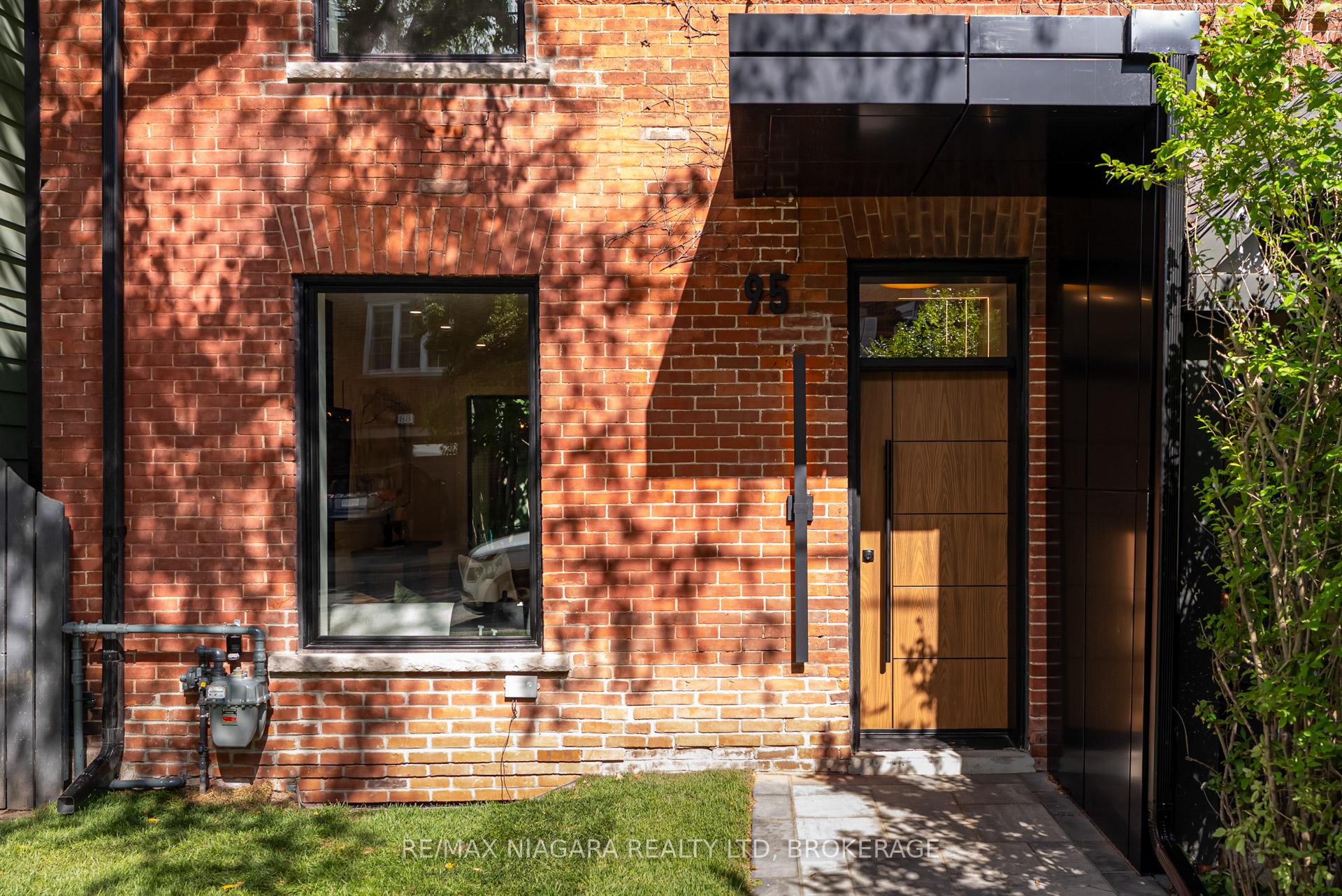 Photo 4 of 95 Kimberley Avenue, Toronto, East End-Danforth — HOMEH