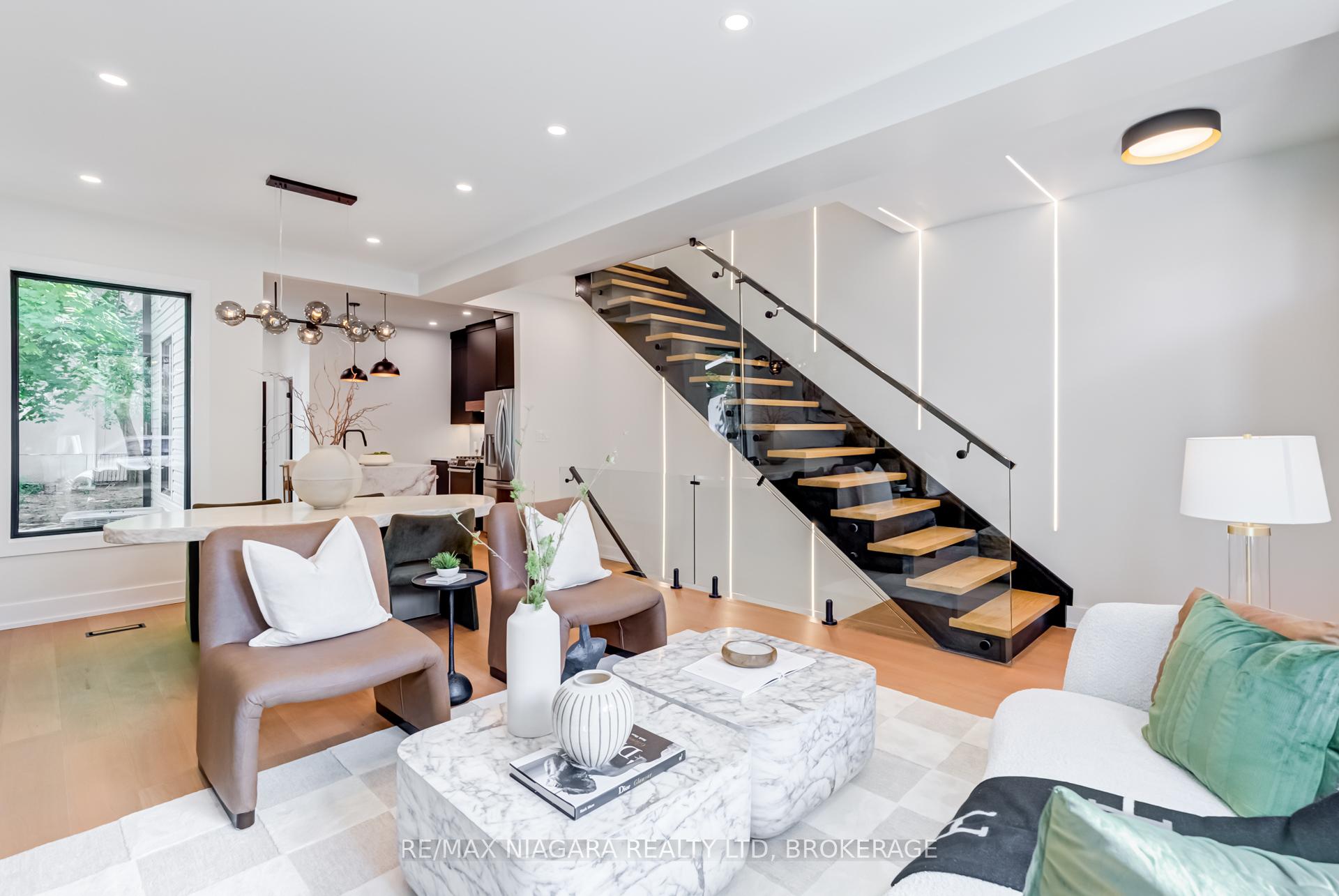 Photo 8 of 95 Kimberley Avenue, Toronto, East End-Danforth — HOMEH