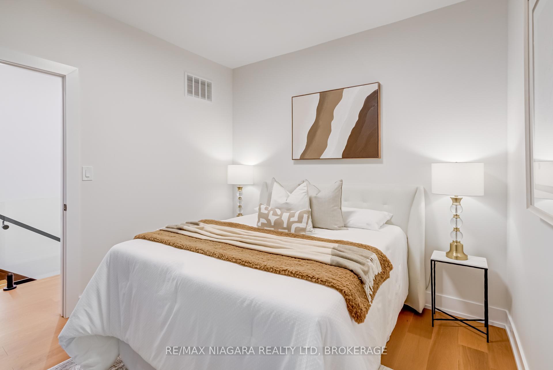 Photo 24 of 95 Kimberley Avenue, Toronto, East End-Danforth — HOMEH