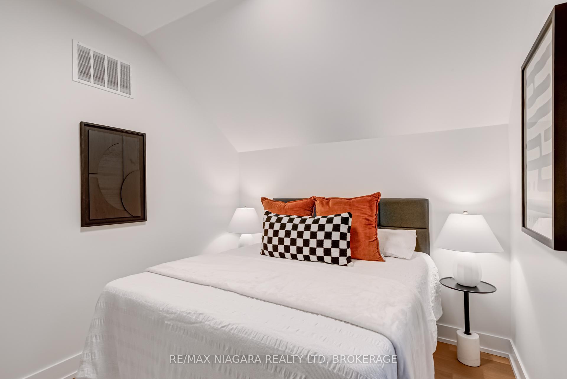 Photo 27 of 95 Kimberley Avenue, Toronto, East End-Danforth — HOMEH